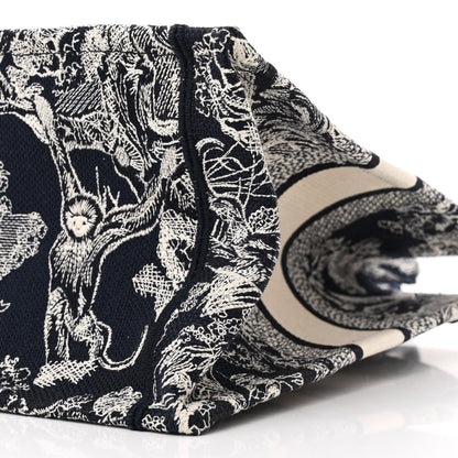 Christian Dior Canvas Embroidered Medium Dioriviera Toile De Jouy Reverse Book Tote Blue 10 of 11