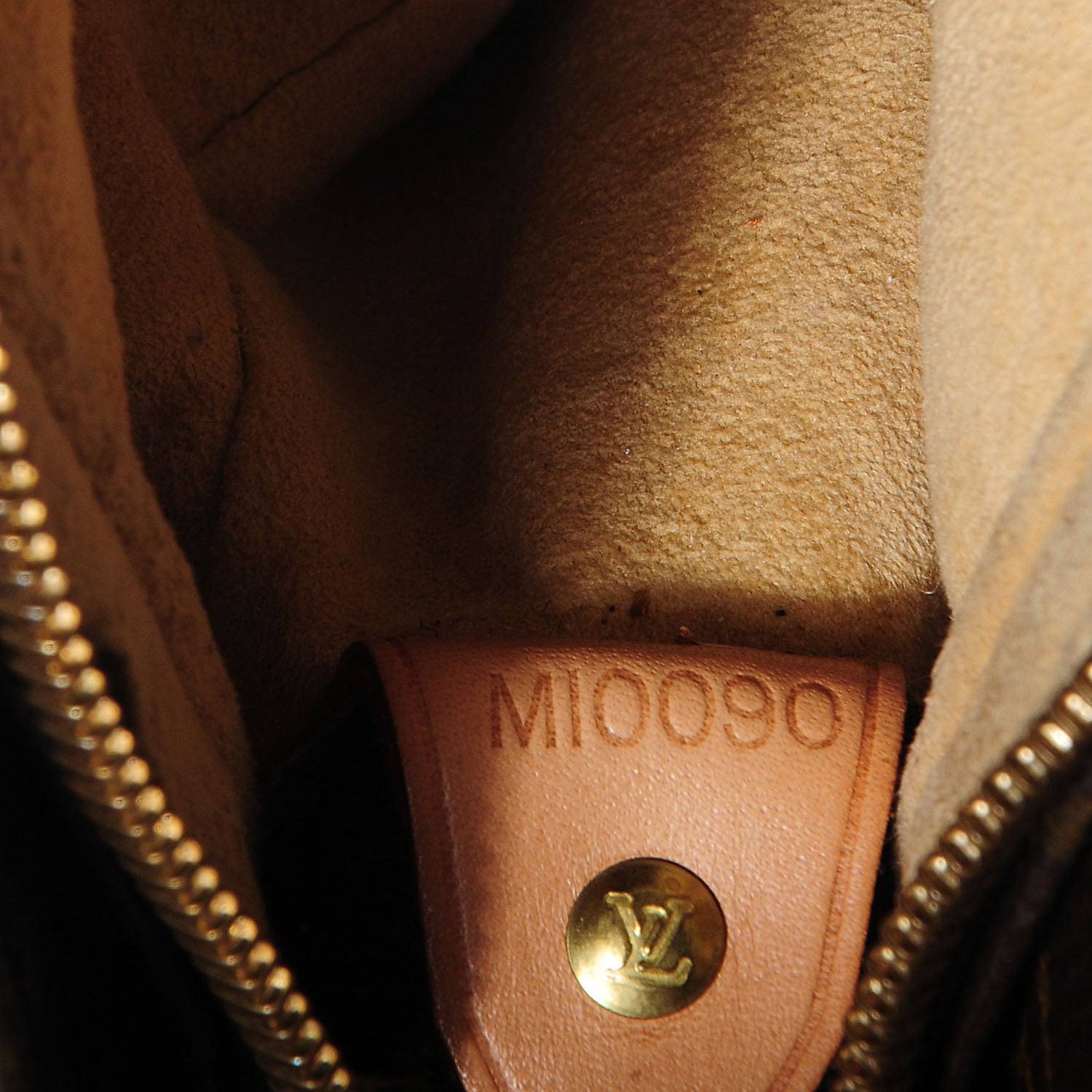 Louis Vuitton Monogram Looping GM 6 of 7