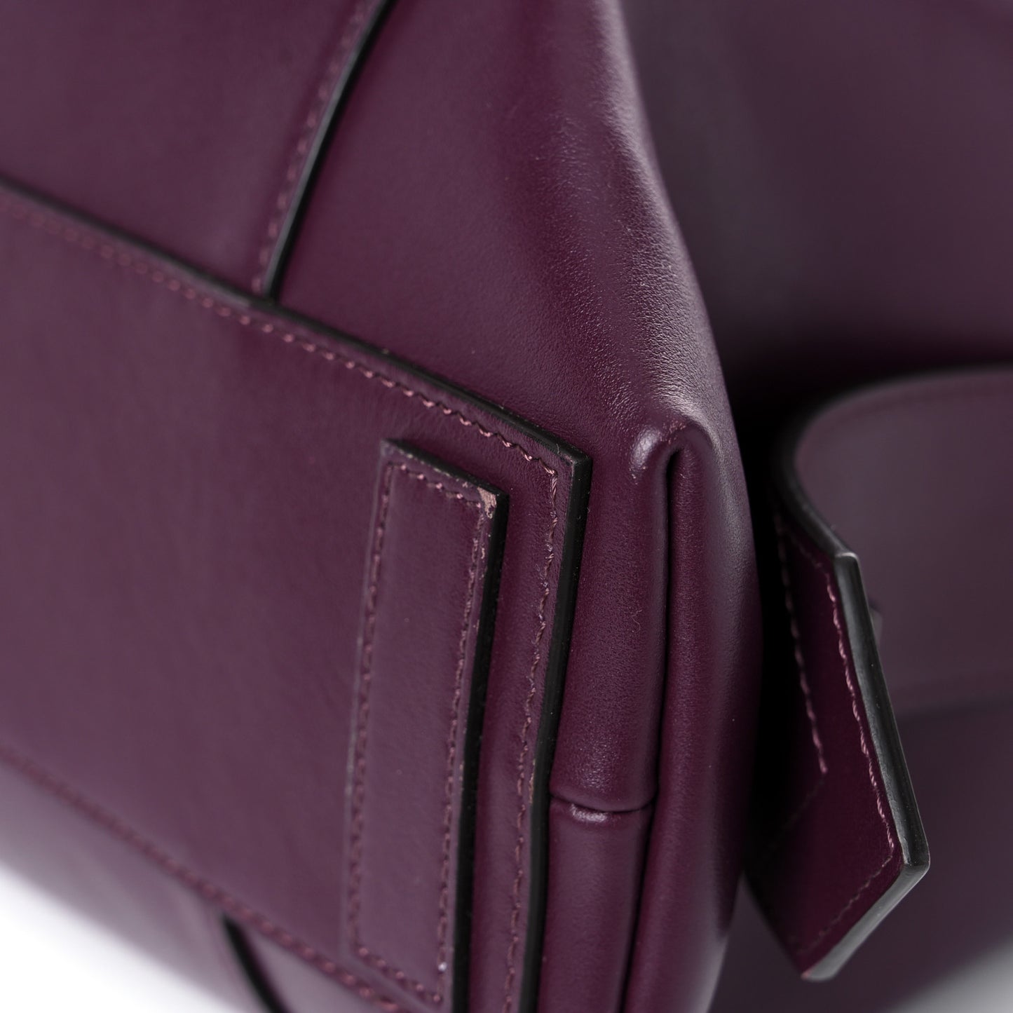 Smooth Calfskin Medium Soft Antigona Aubergine