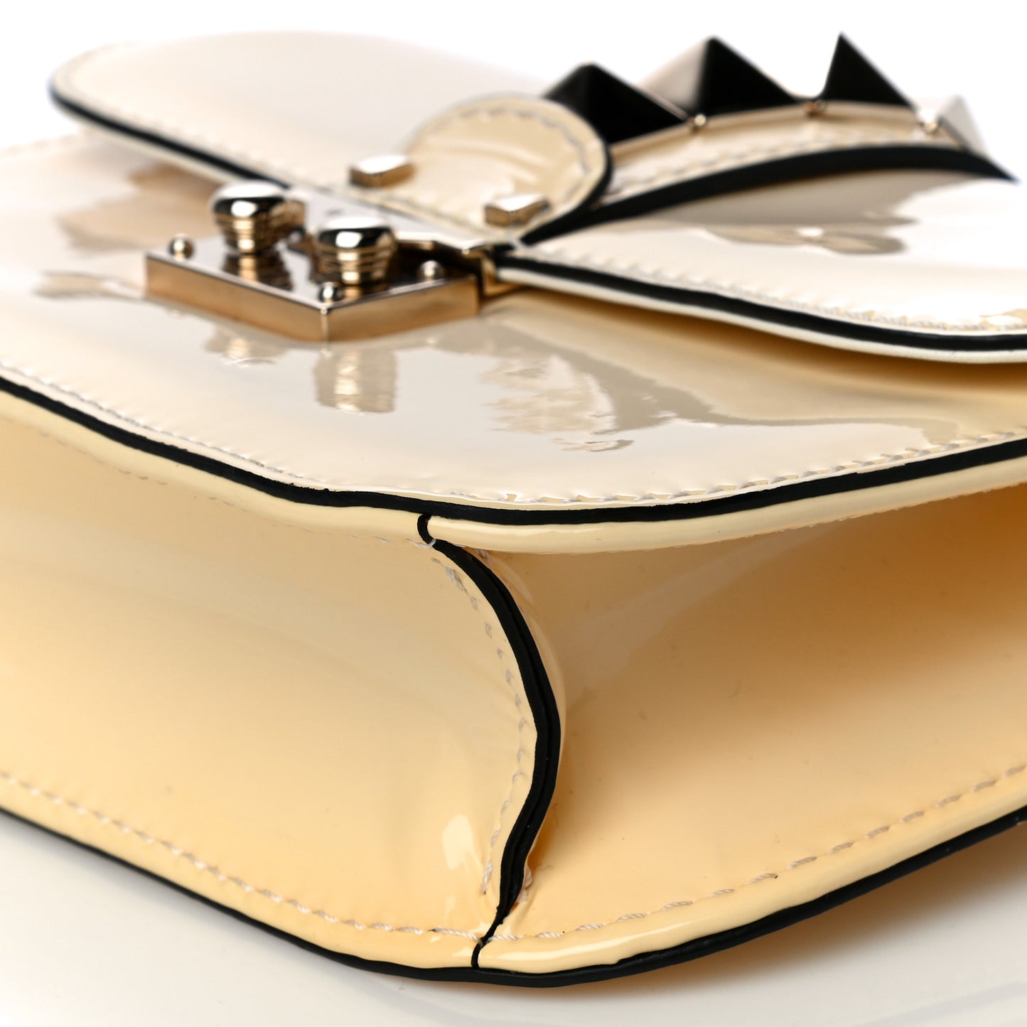 Patent Small Glam Lock Rockstud Flap Ivory