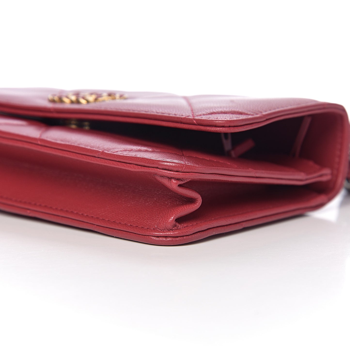 Shiny Goatskin Quilted 19 Wallet On Chain WOC Rouge