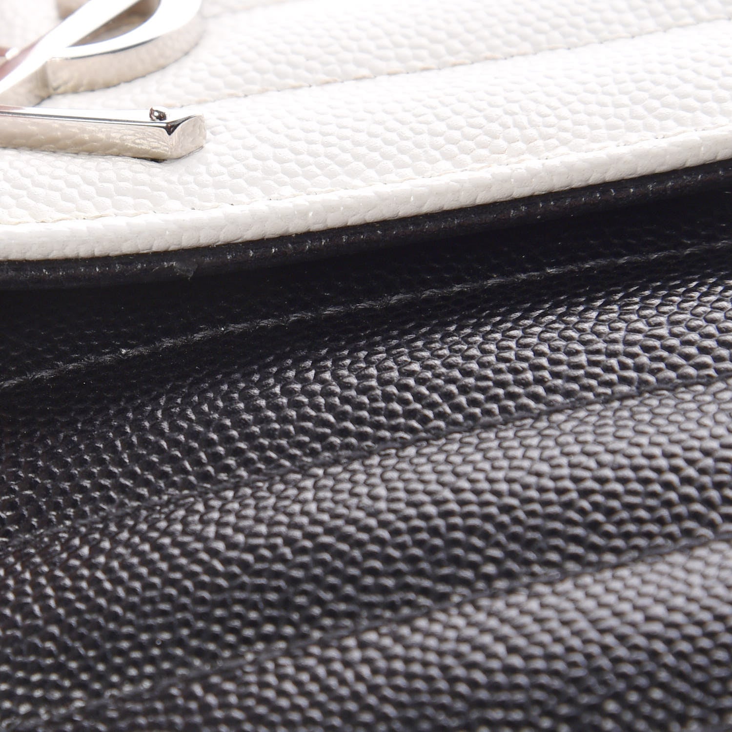 Saint Laurent Grain De Poudre Matelasse Chevron Bi-Color Monogram Chain Wallet White Black 11 of 13