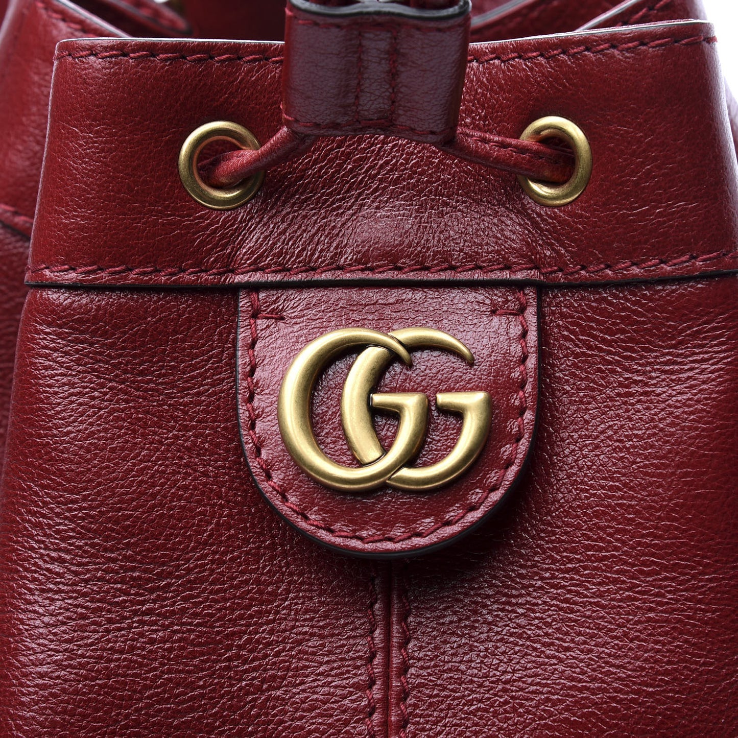 Piuma Lux Energy Medium Re(Belle) Convertible Bucket Bag Hibiscus Red