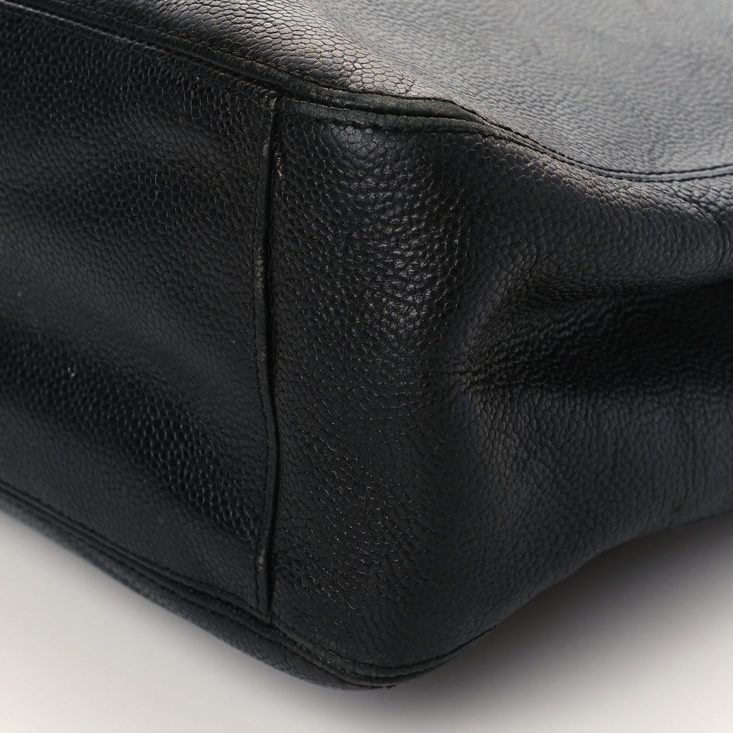 Caviar Shoulder Bag Black
