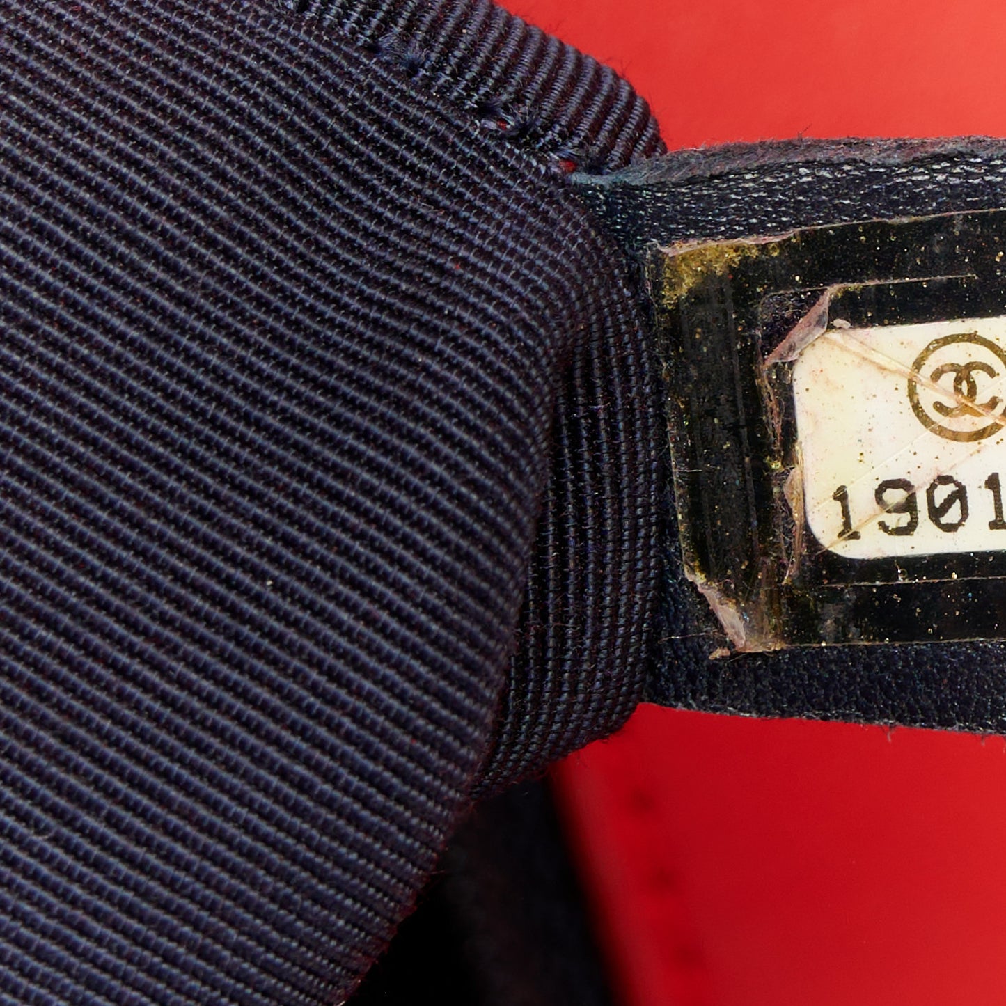 Lambskin Embossed New Medium Boy Cube Flap Red