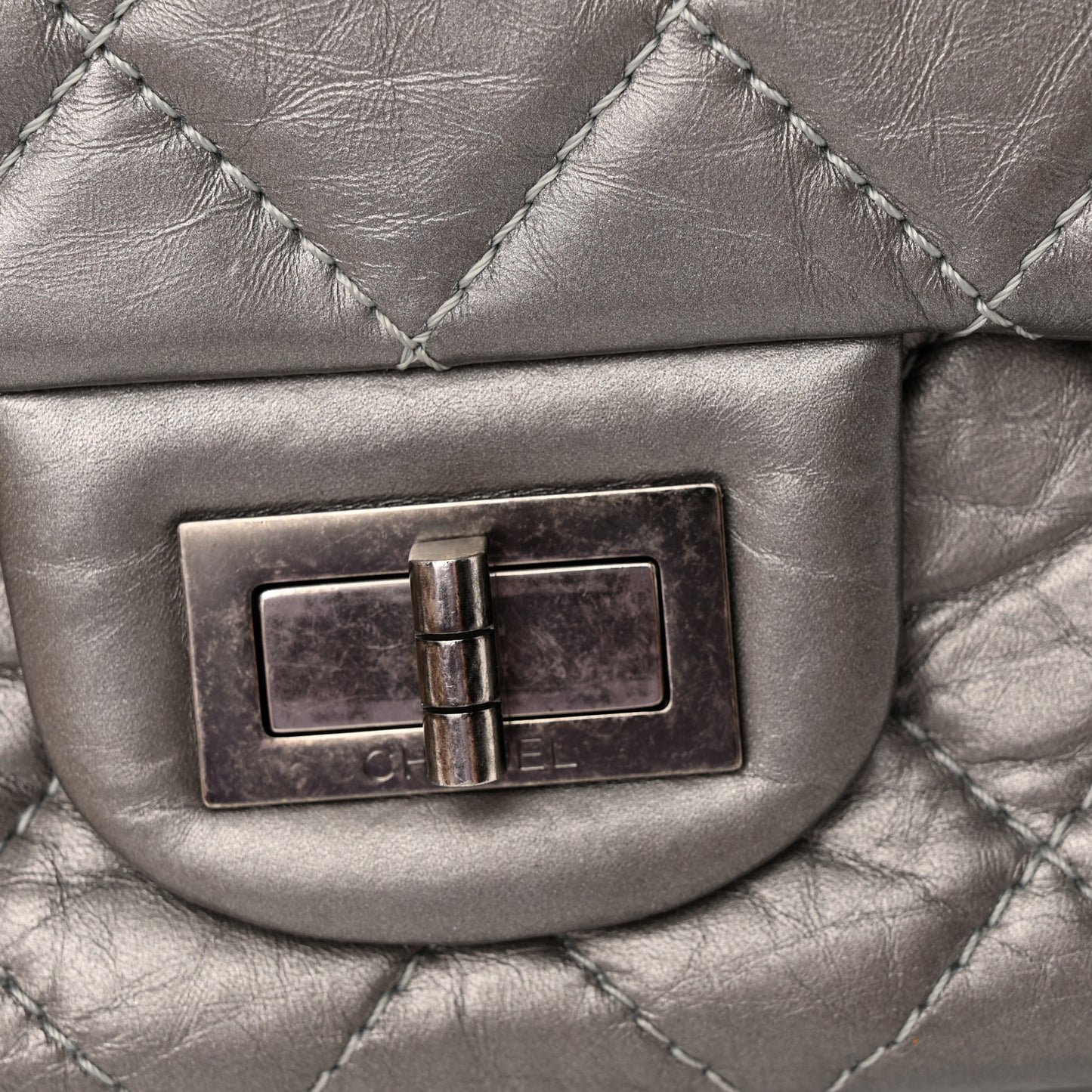 Metallic Aged Calfskin Quilted 2.55 Reissue 227 Flap Grey