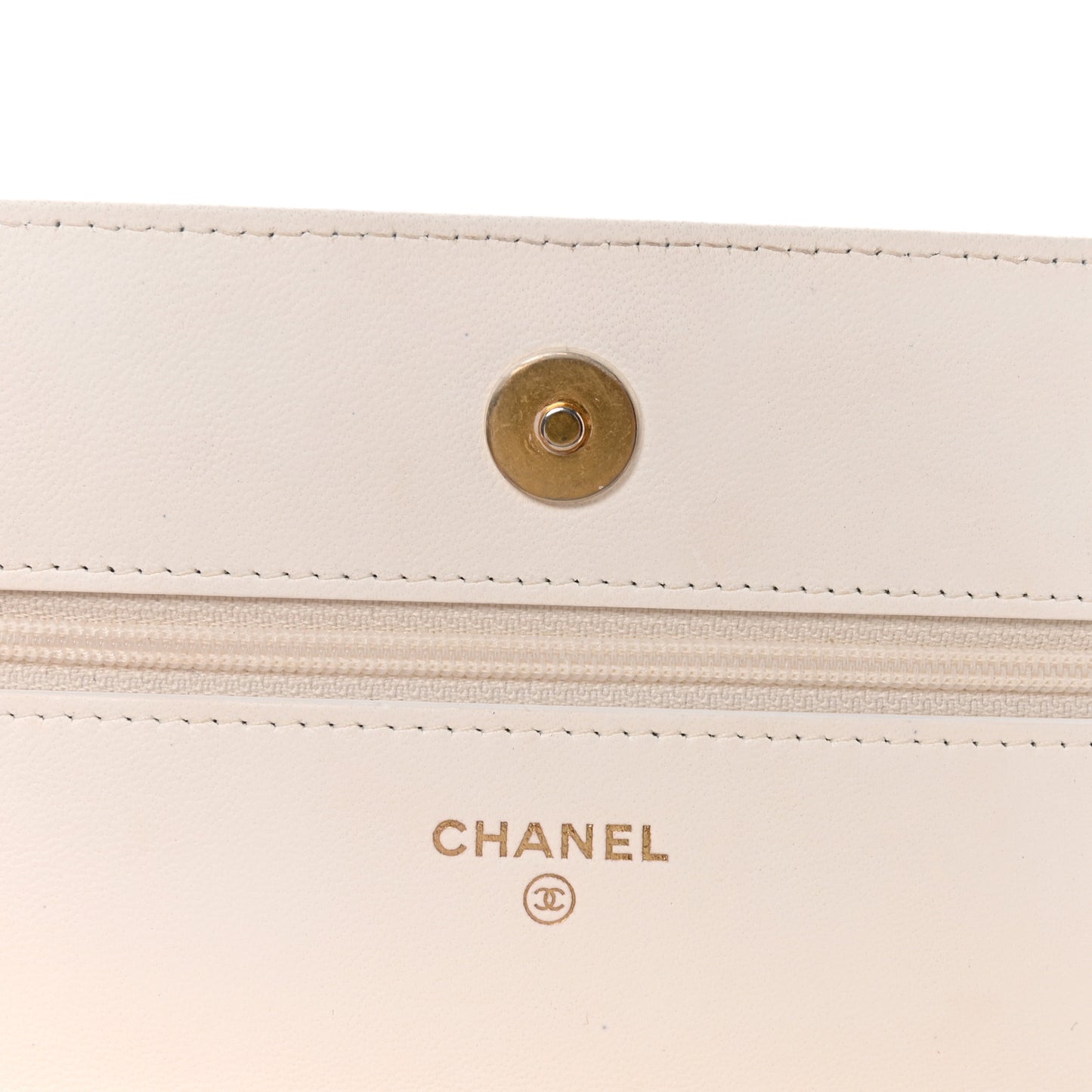 Lambskin Quilted Romance Wallet On Chain WOC White