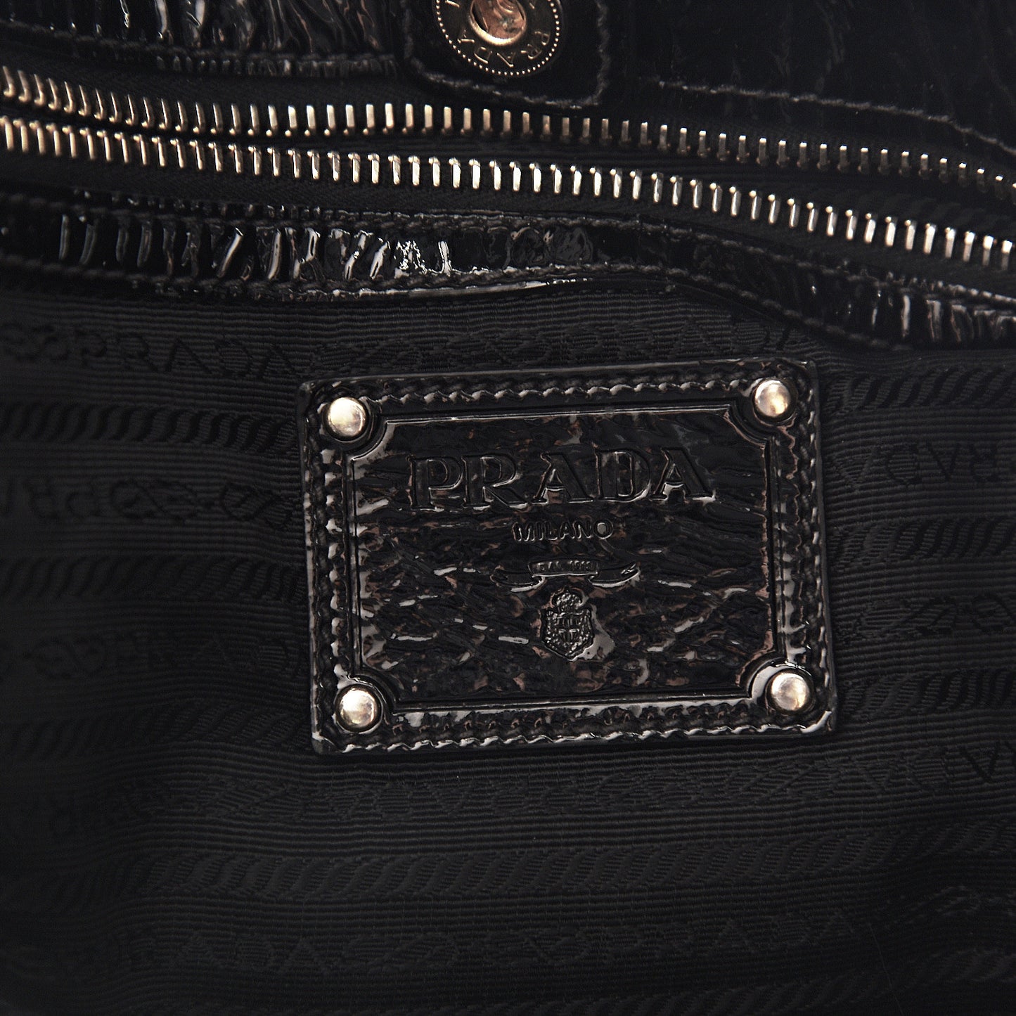 Tessuto Nylon Vernice Tote Black