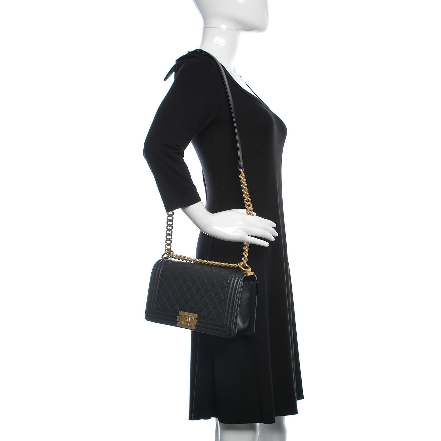 Caviar Quilted Medium Boy Flap Black