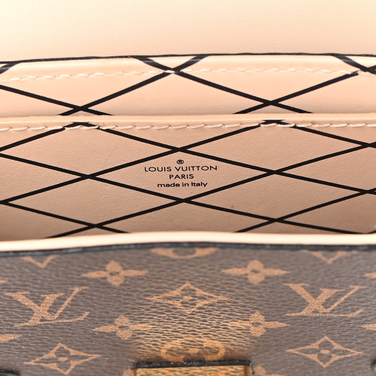 Monogram Pochette Trunk Verticale Black