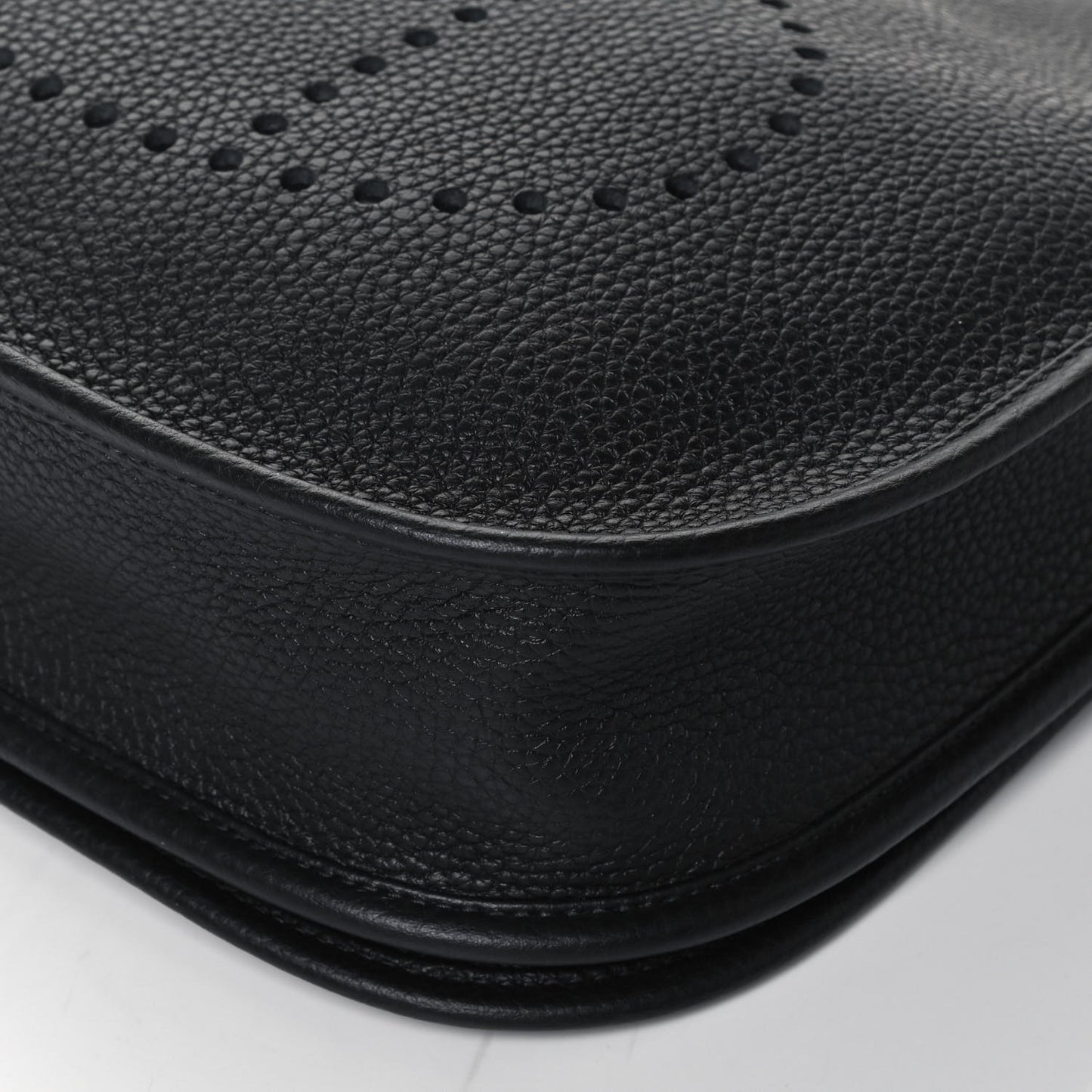 Taurillon Clemence Evelyne III PM Black