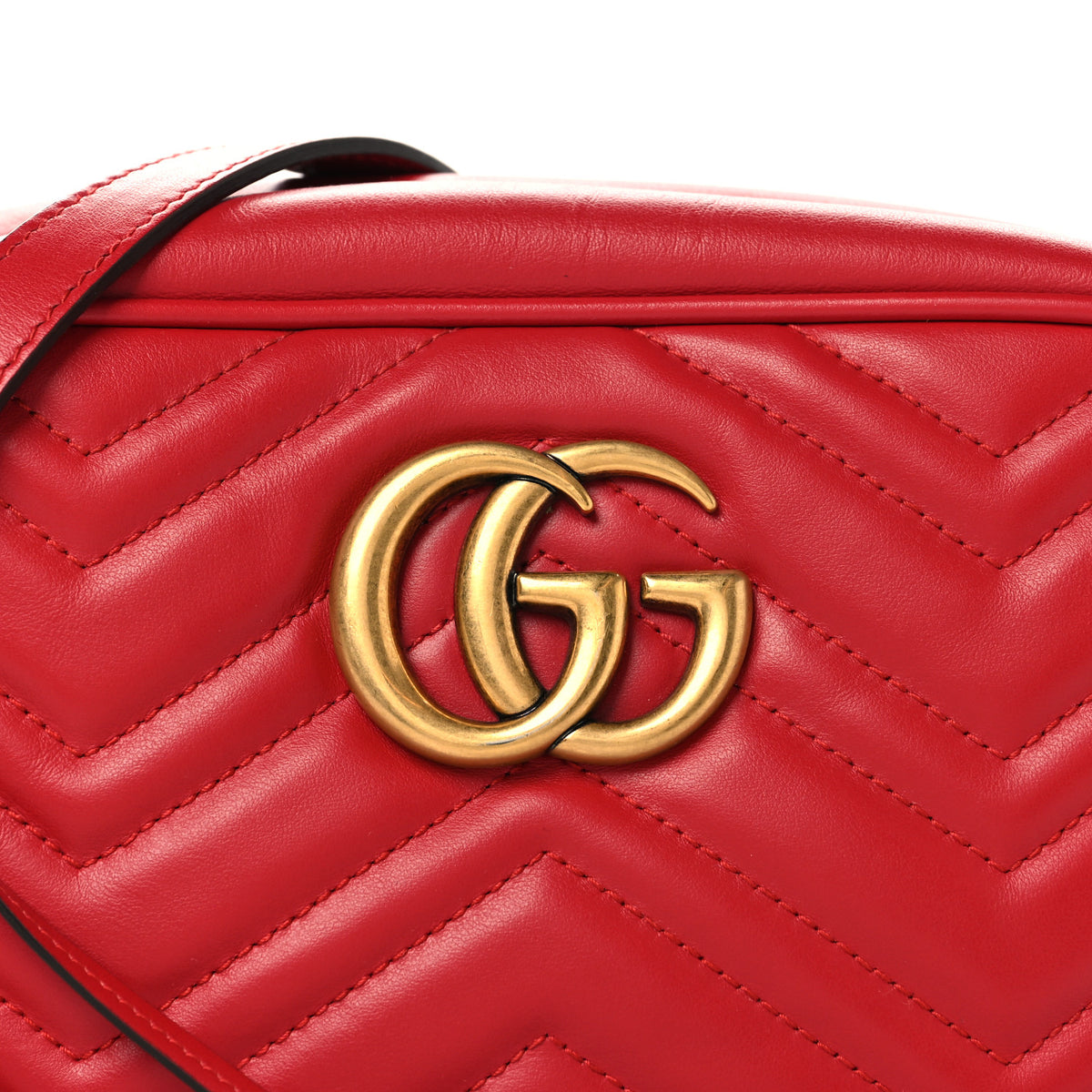 Calfskin Matelasse Small GG Marmont Chain Shoulder Bag Hibiscus Red