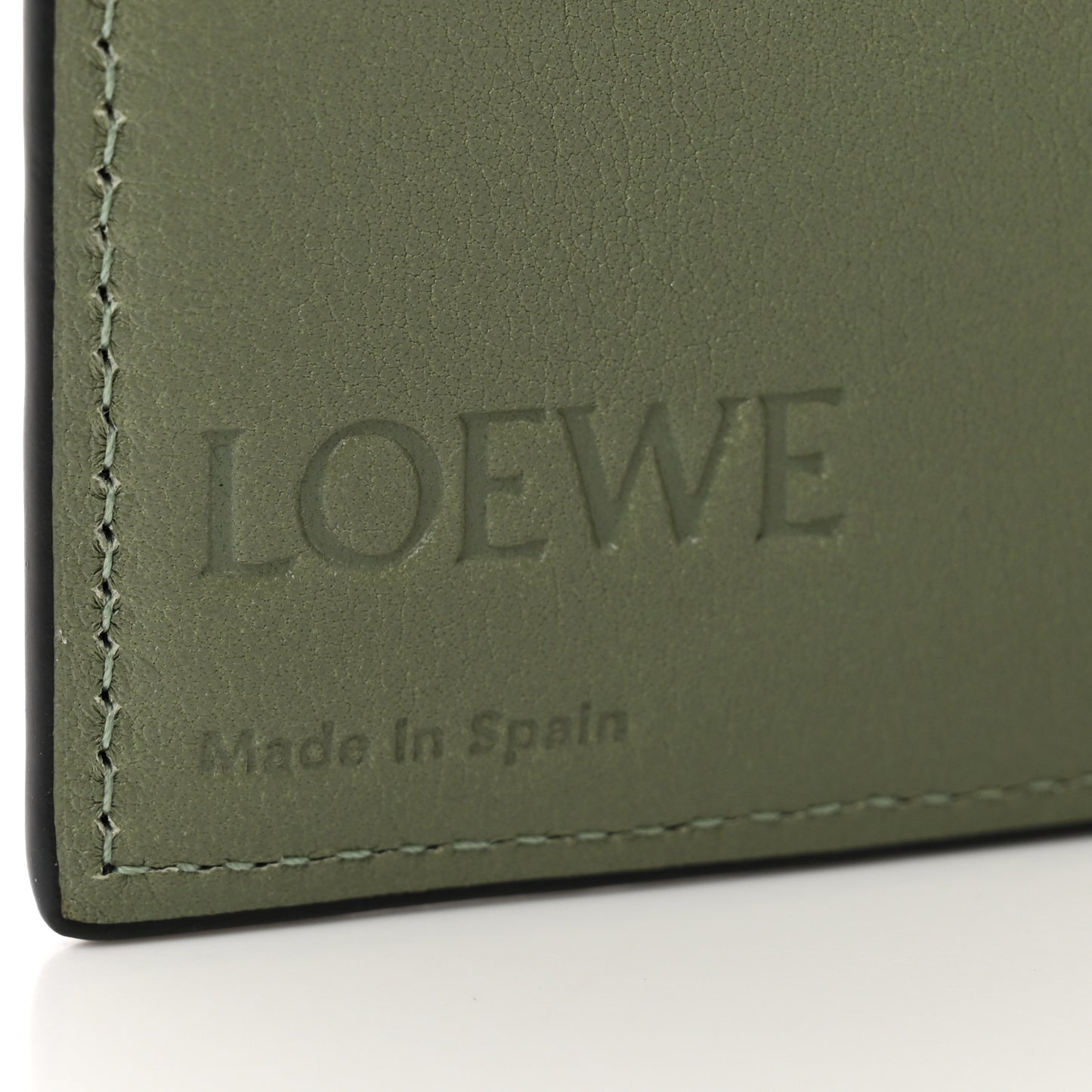 Grained Calfskin Anagram Trifold Wallet Anthracite Ghost