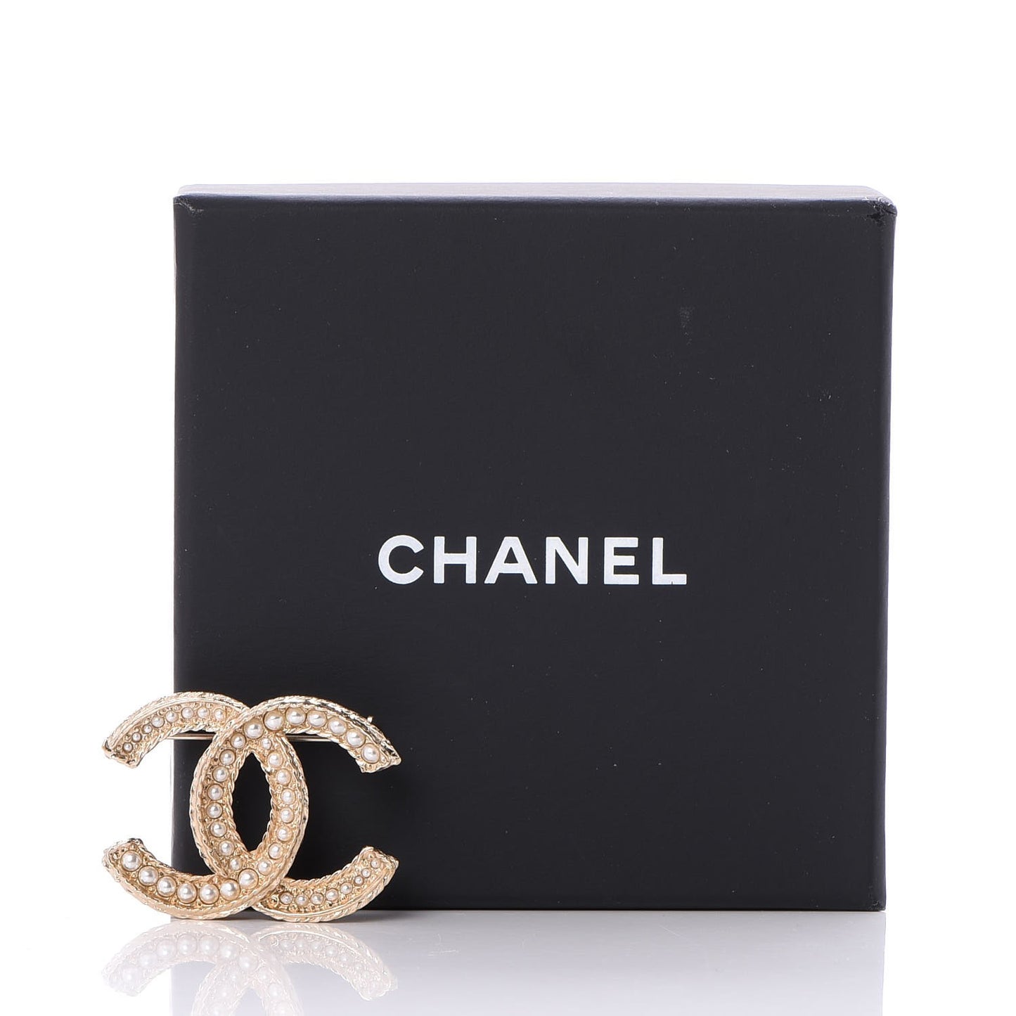 Pearl CC Brooch Gold