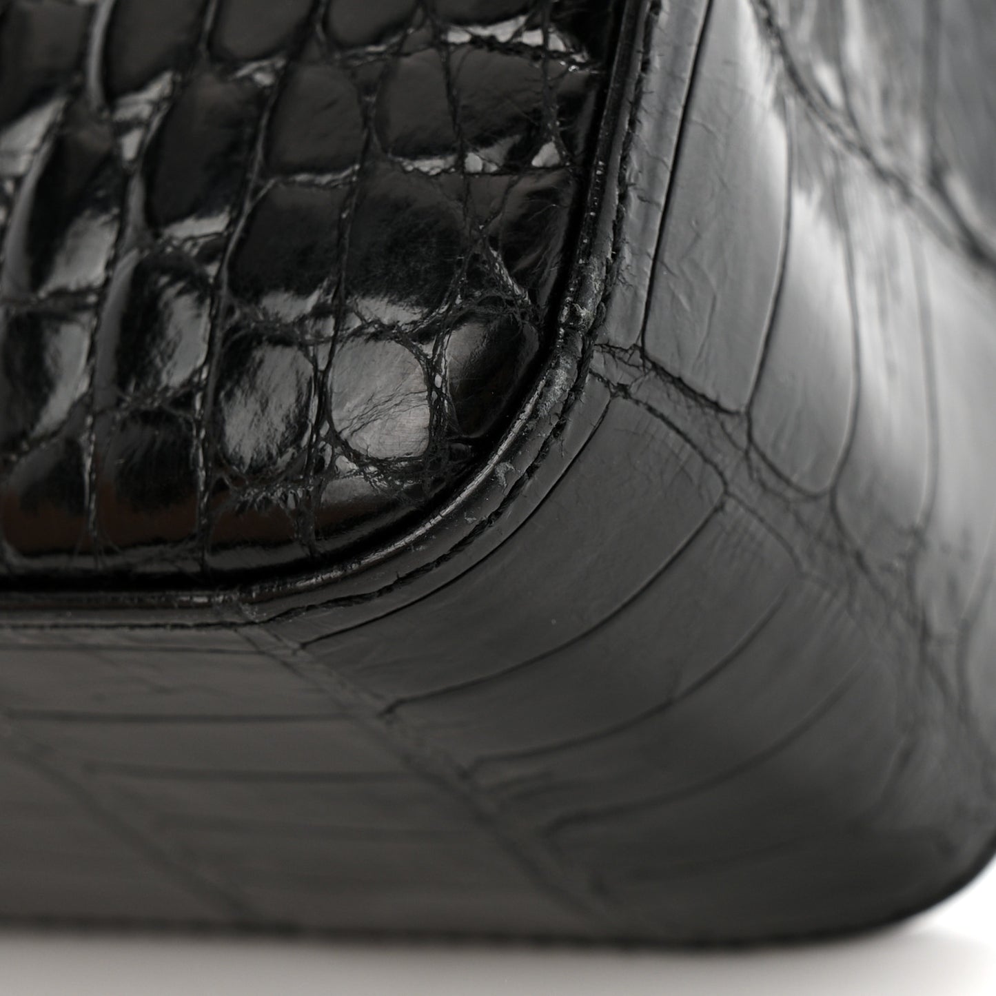 Alligator Medium Double Flap Black