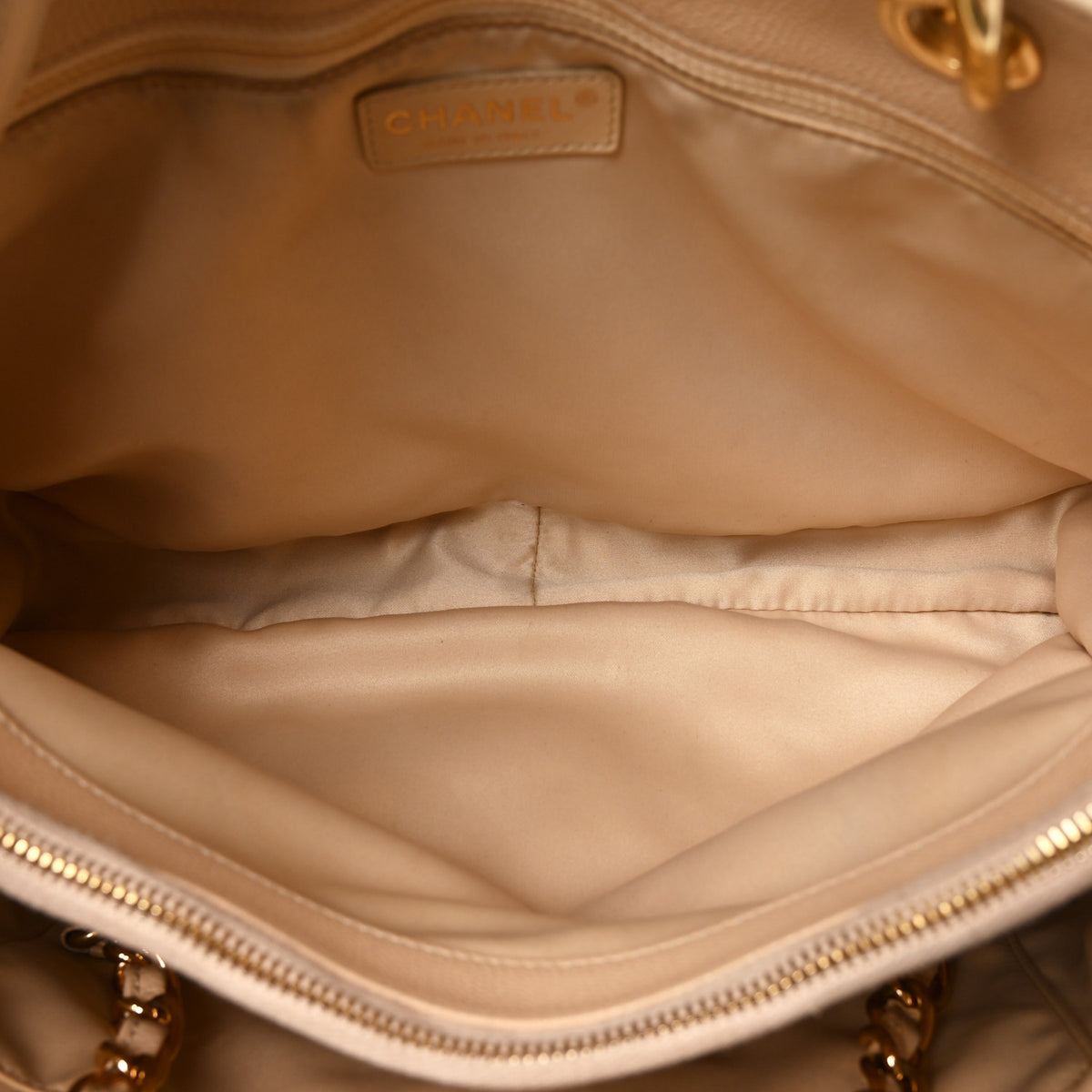 Caviar Quilted Grand Shopping Tote GST Beige Clair