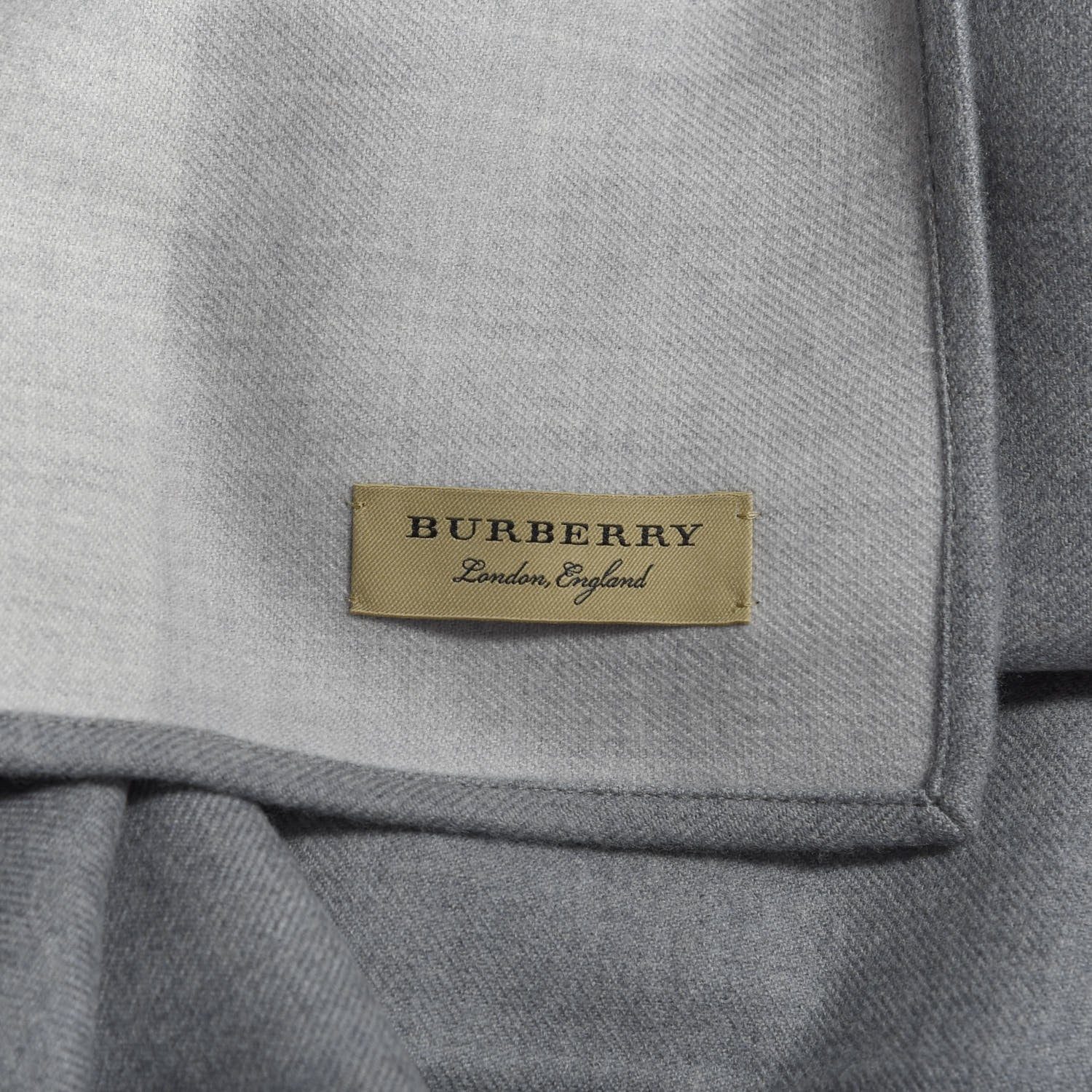 Burberry Wool Solid to Check Charlotte Cape Scarf Light Grey 4 of 4