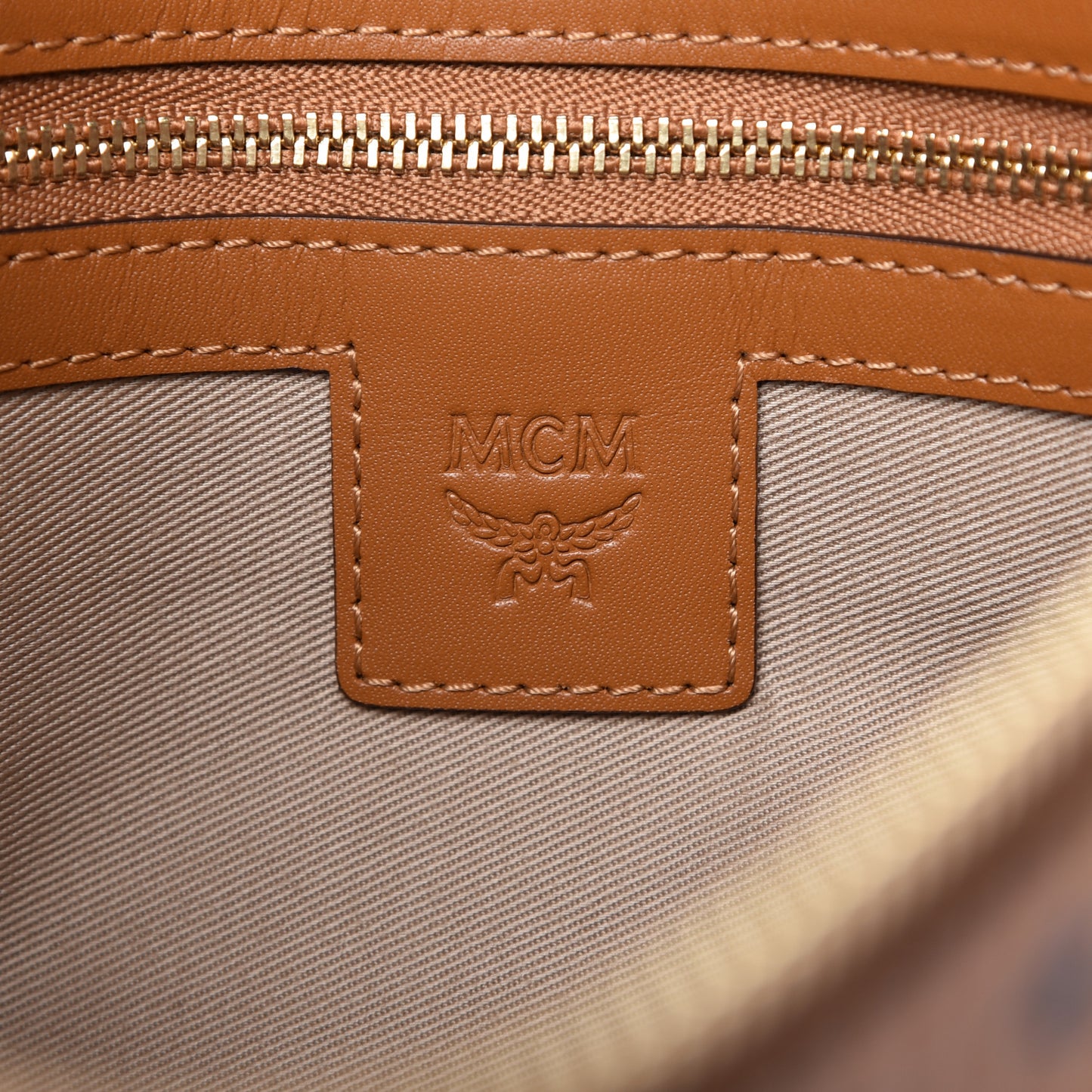 Visetos Medium Crossbody Pouch Cognac