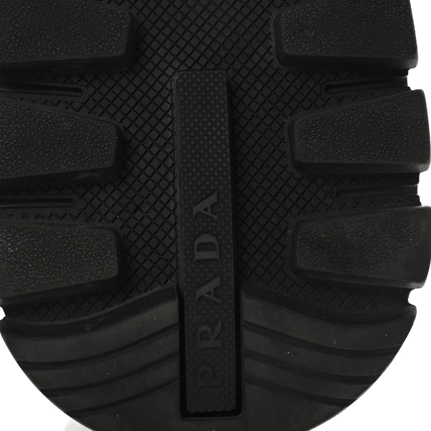 Re-Nylon Piuma Metal Triangle Logo Quilted 45mm Sneakers 40 Black