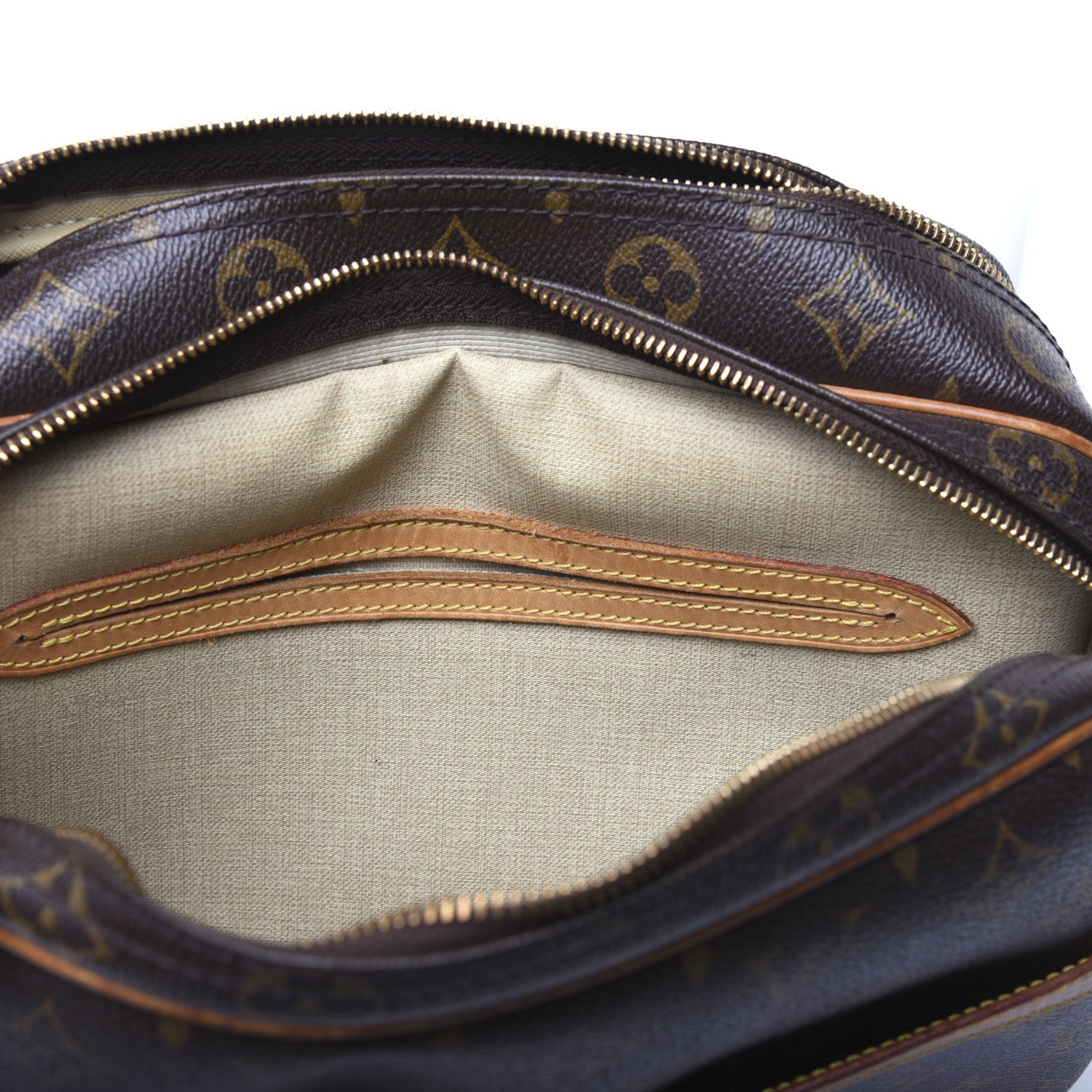 Louis Vuitton Monogram Reporter PM 12 of 21