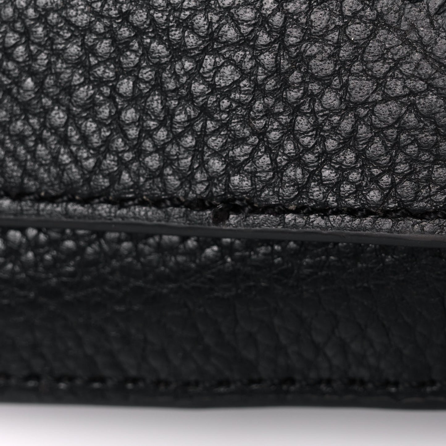 Soft Grain Embossed Hampshire Wallet on Chain Black