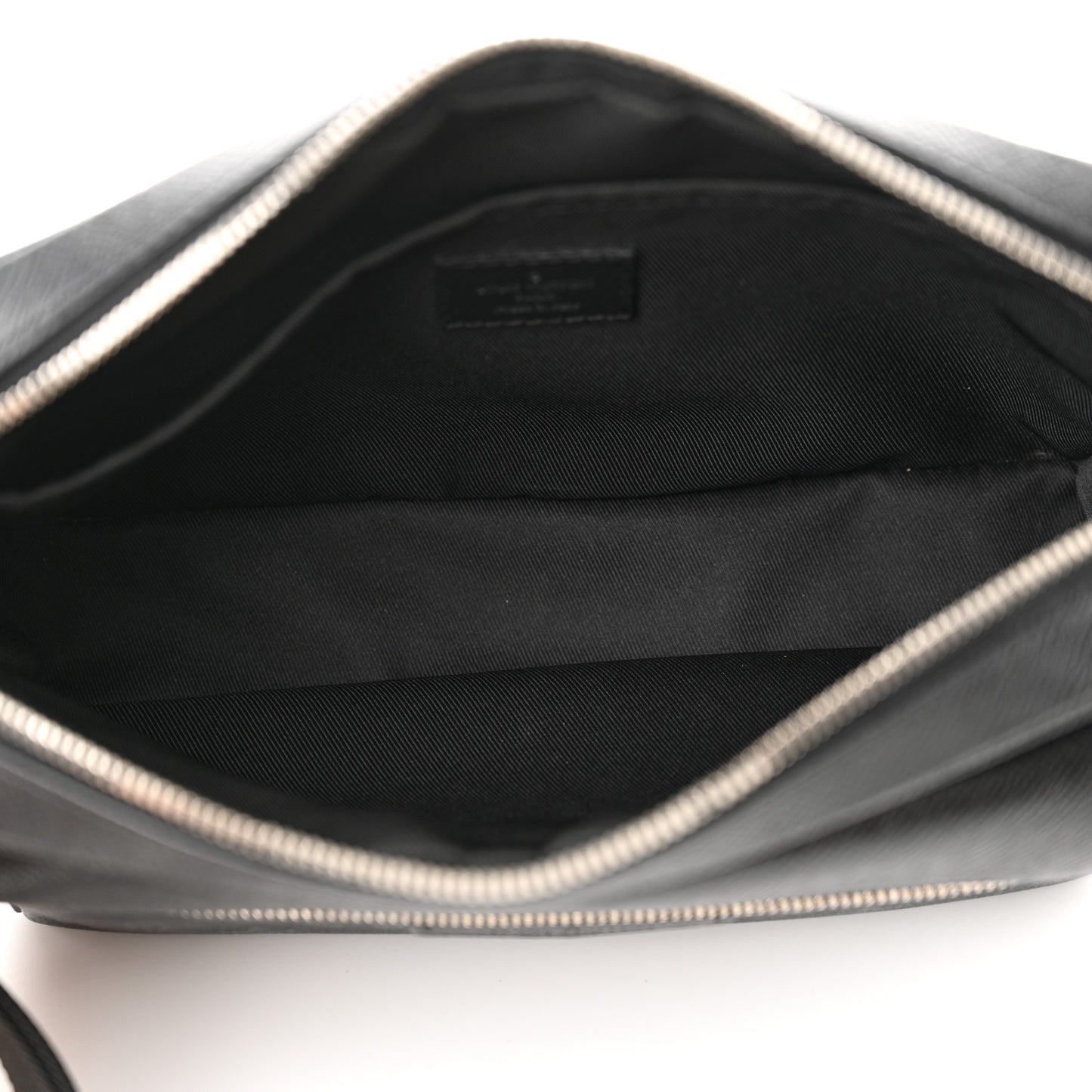 Taiga Monogram Eclipse Outdoor Messenger Black