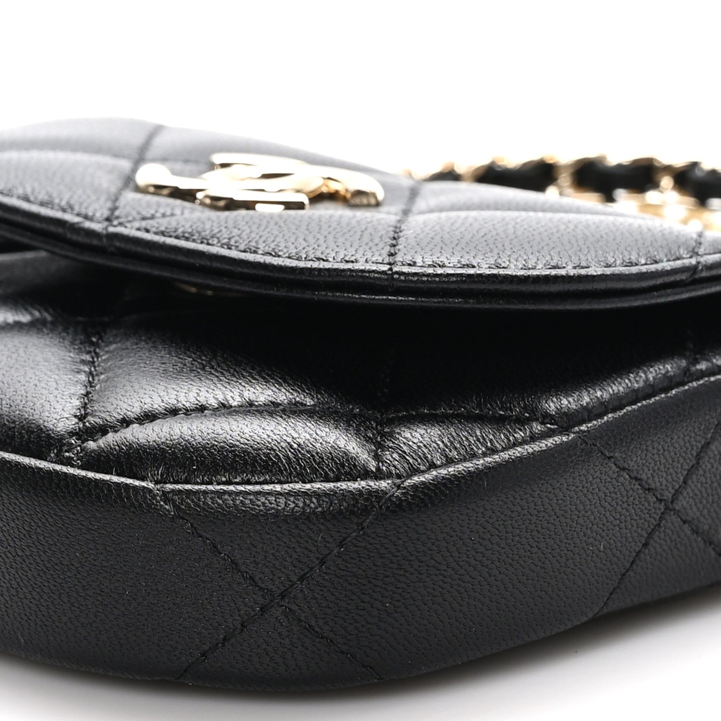 Lambskin Quilted Pearl Top Handle Clutch With Chain Black