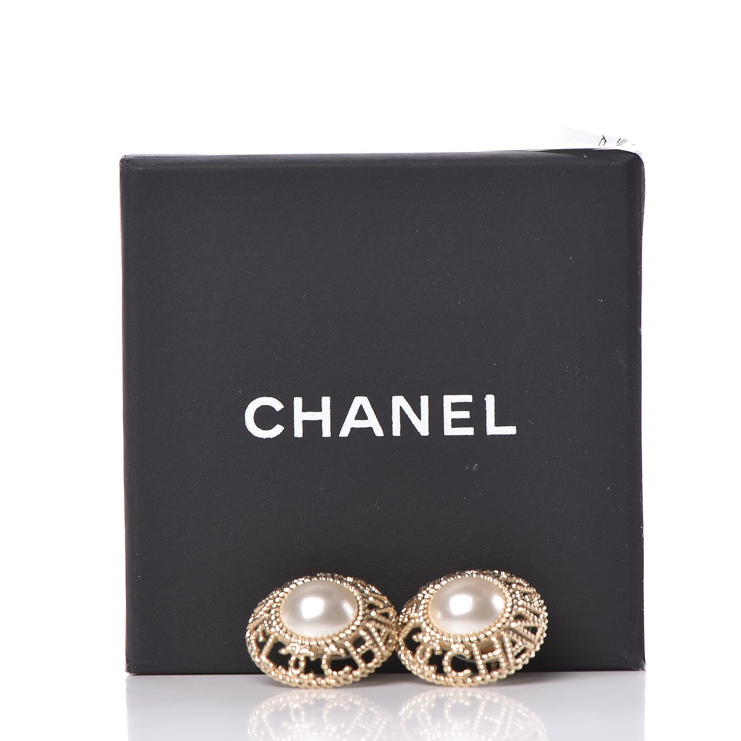 Pearl CC Round Rope Logo Earrings Gold