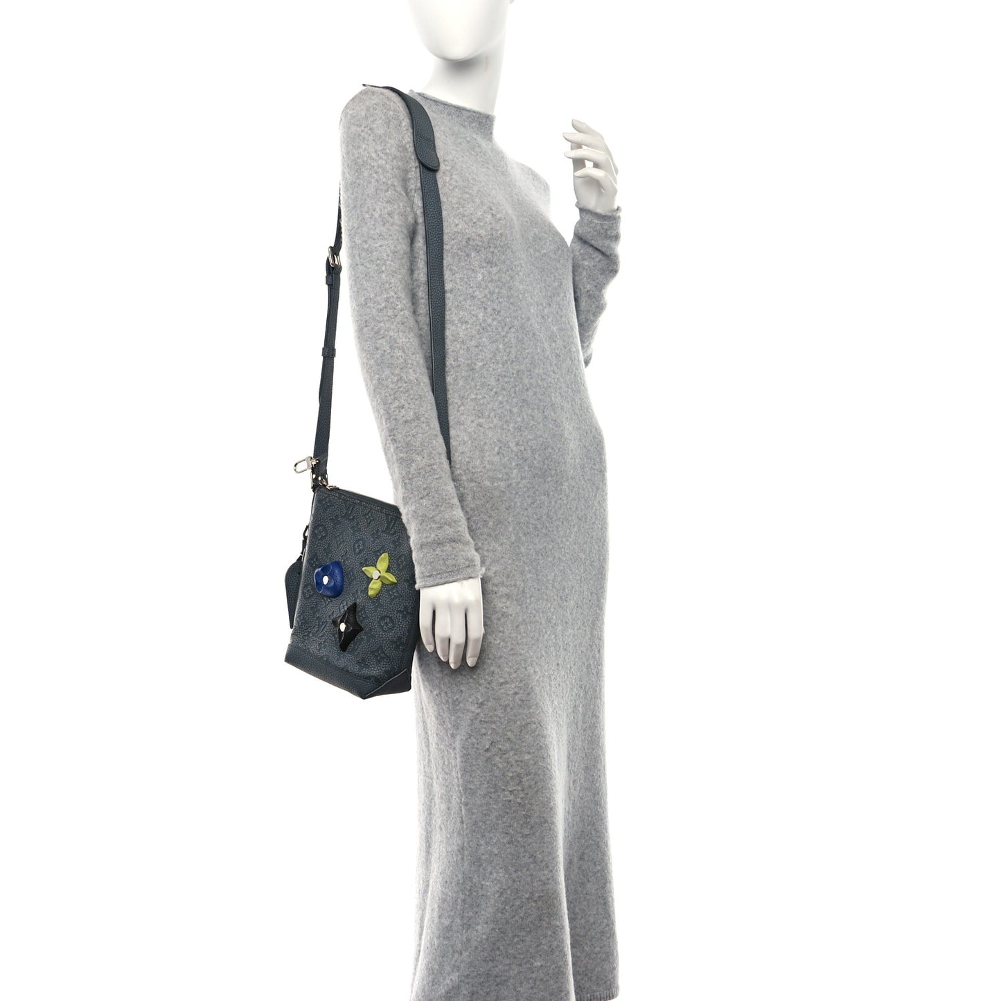 Taurillon Monogram Chalk Hobo Cruiser PM Granite Gray