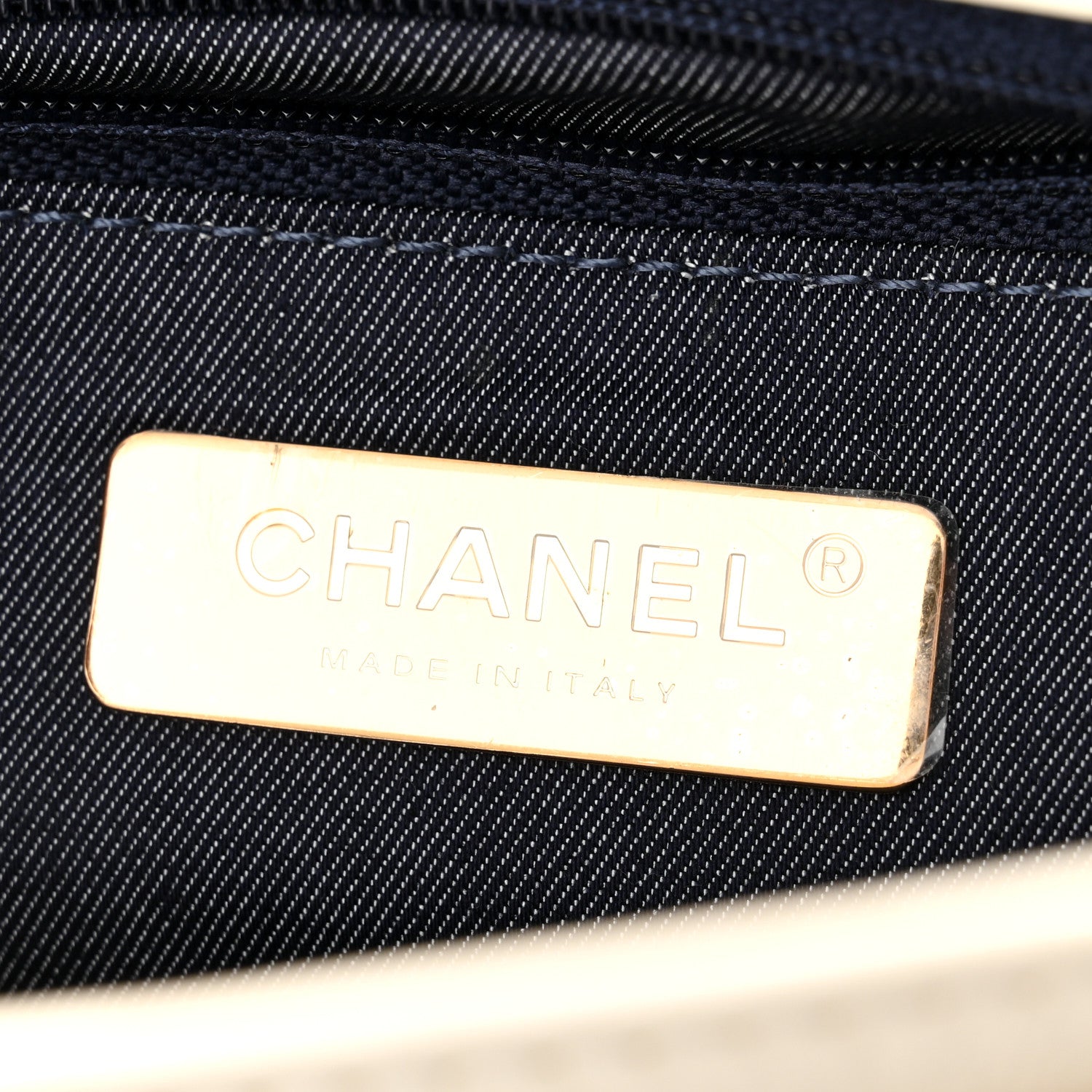 Chanel Crumpled Calfskin En Vogue Rope Flap White 6 of 11