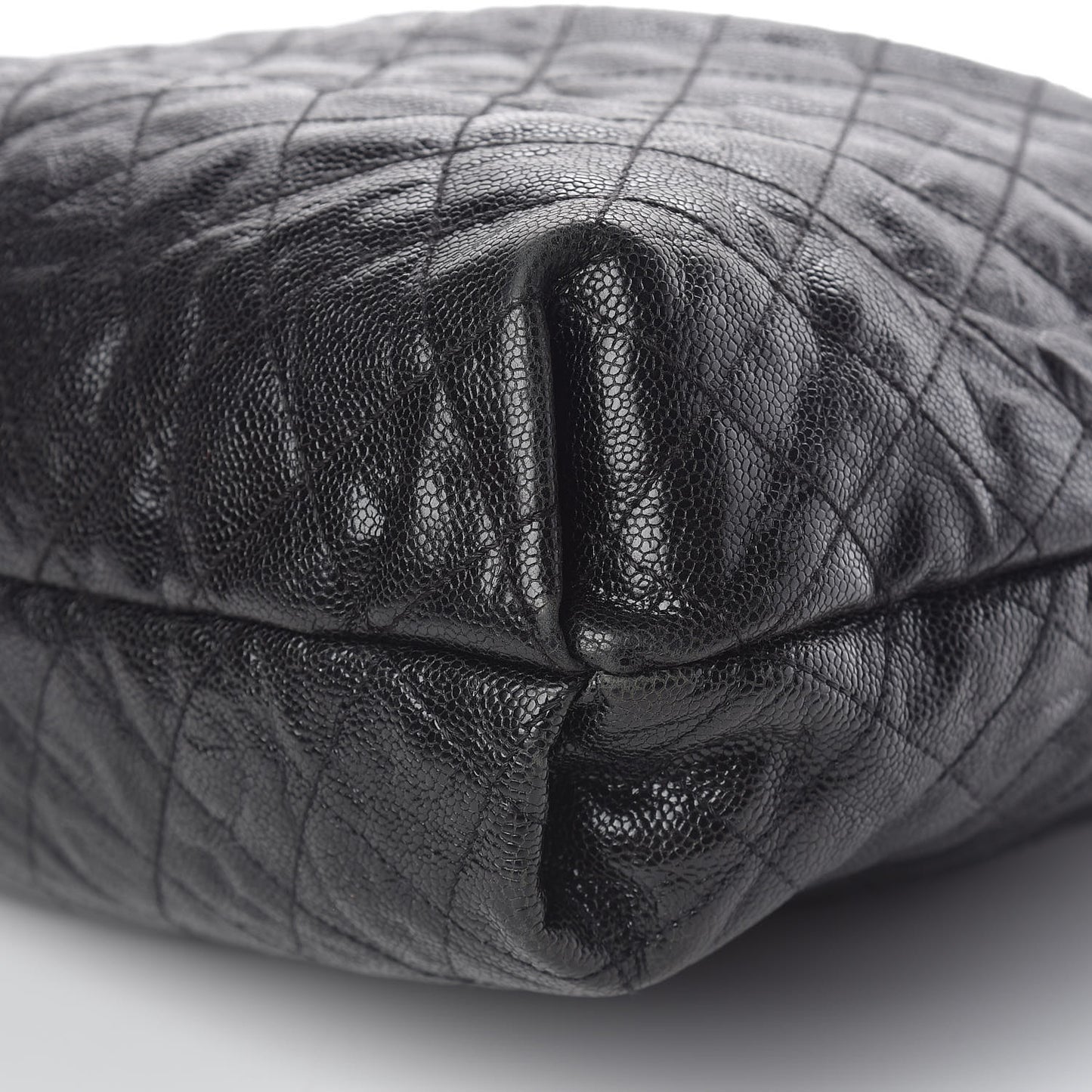 Distressed Glazed Caviar Quilted Large Elastic Tote Black