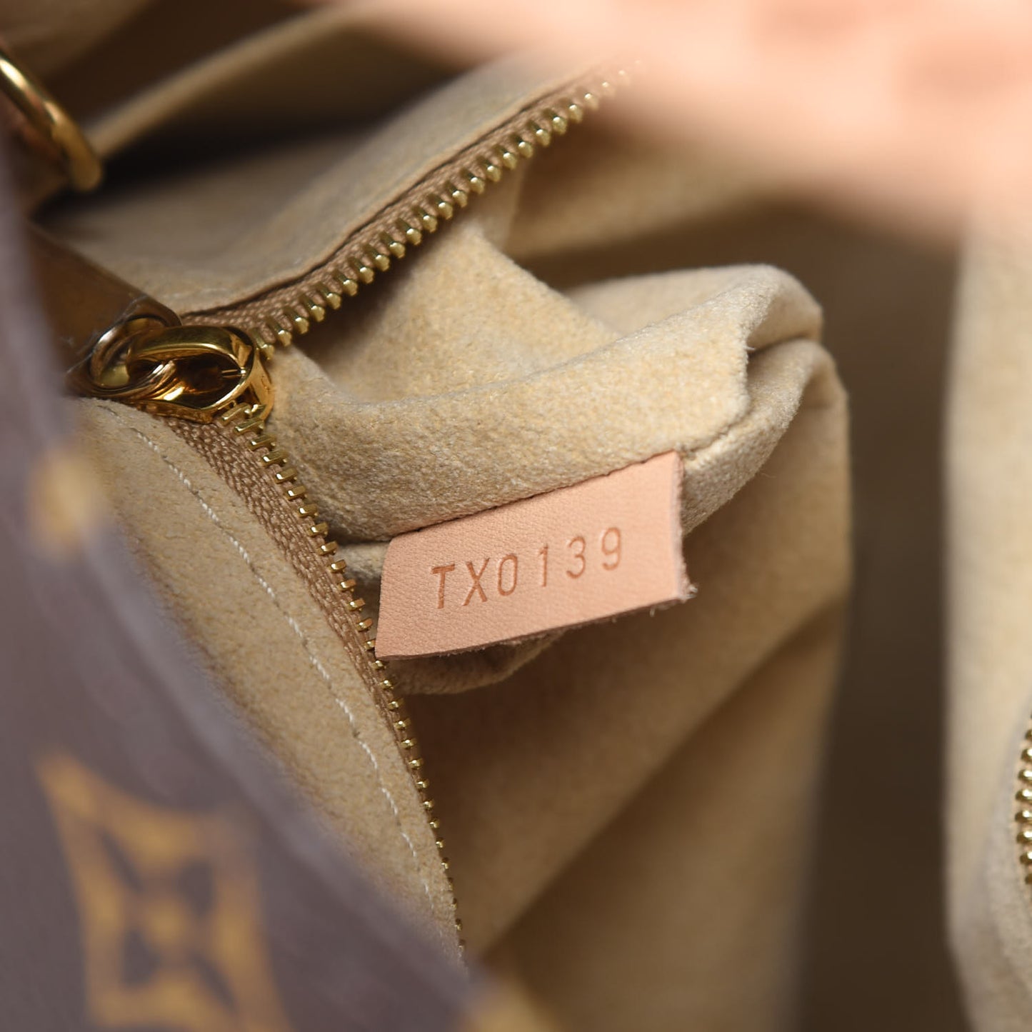 Monogram Artsy MM
