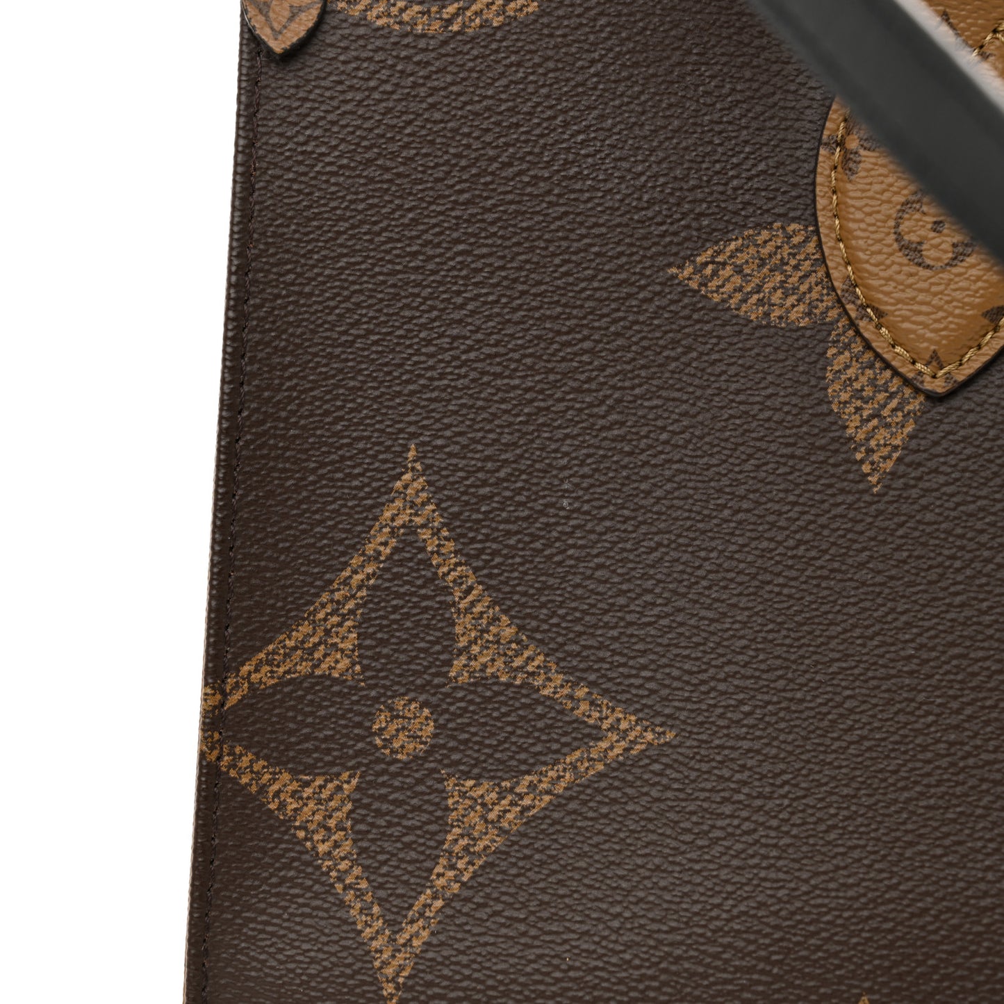 Reverse Monogram Giant Onthego MM