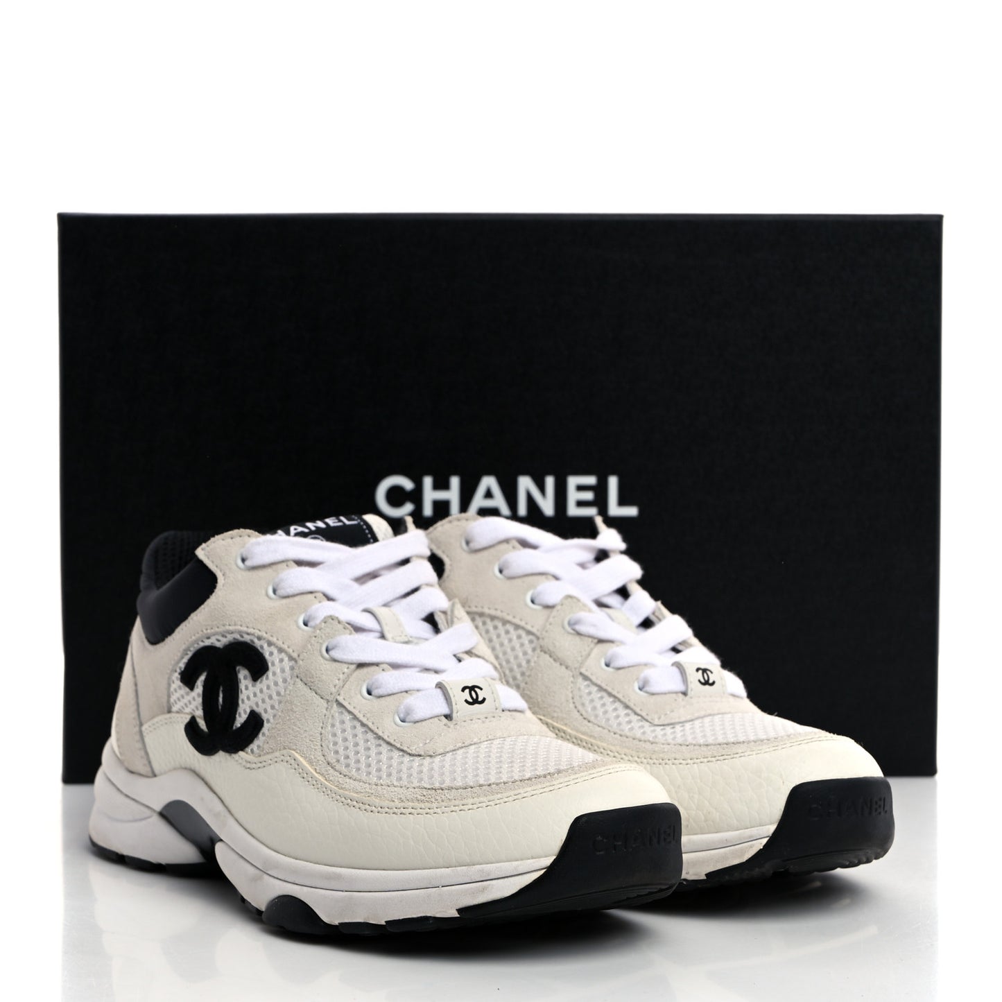 Mesh Suede Calfskin Grained Calfskin Womens CC Sneakers 37 White Black
