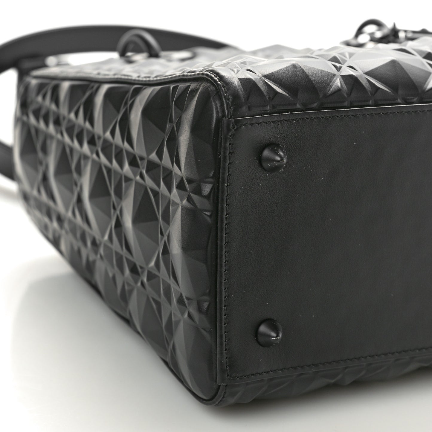 Calfskin Cannage Diamond Cannage Medium Lady Dior Black