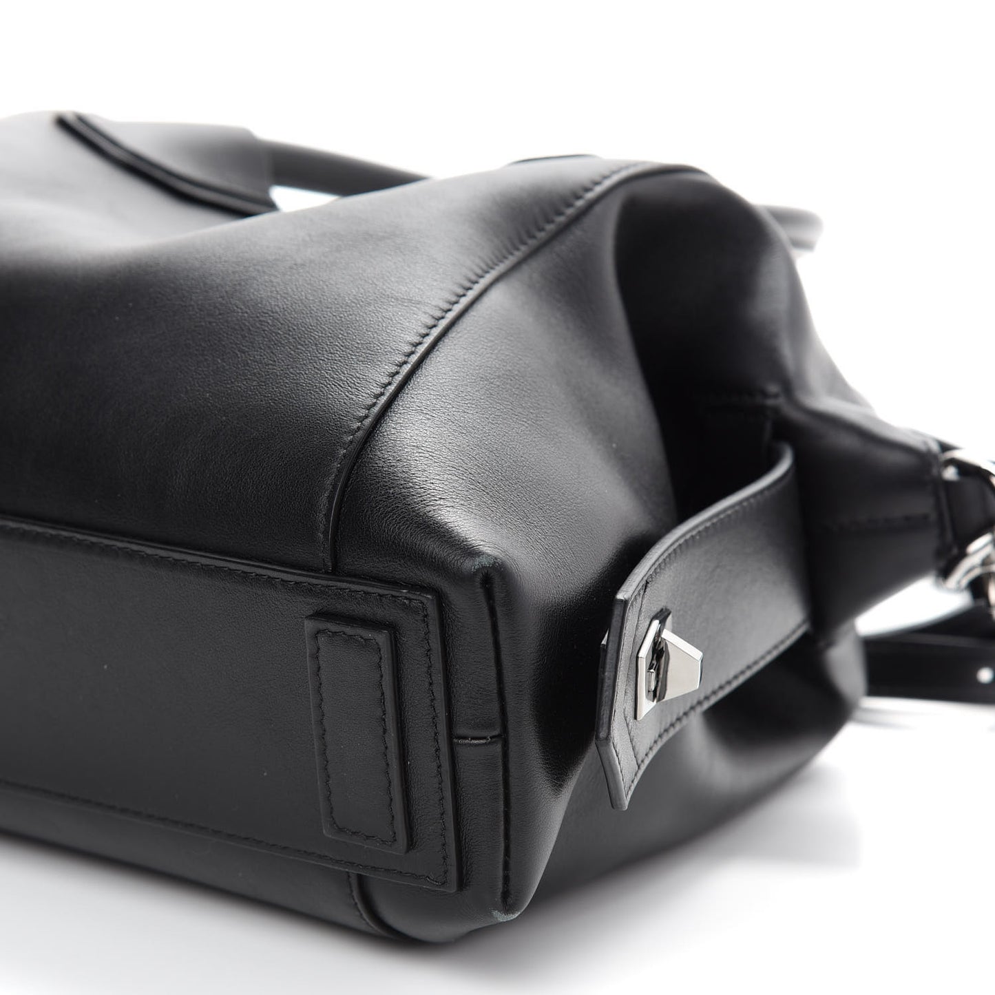 Smooth Calfskin Small Soft Antigona Black