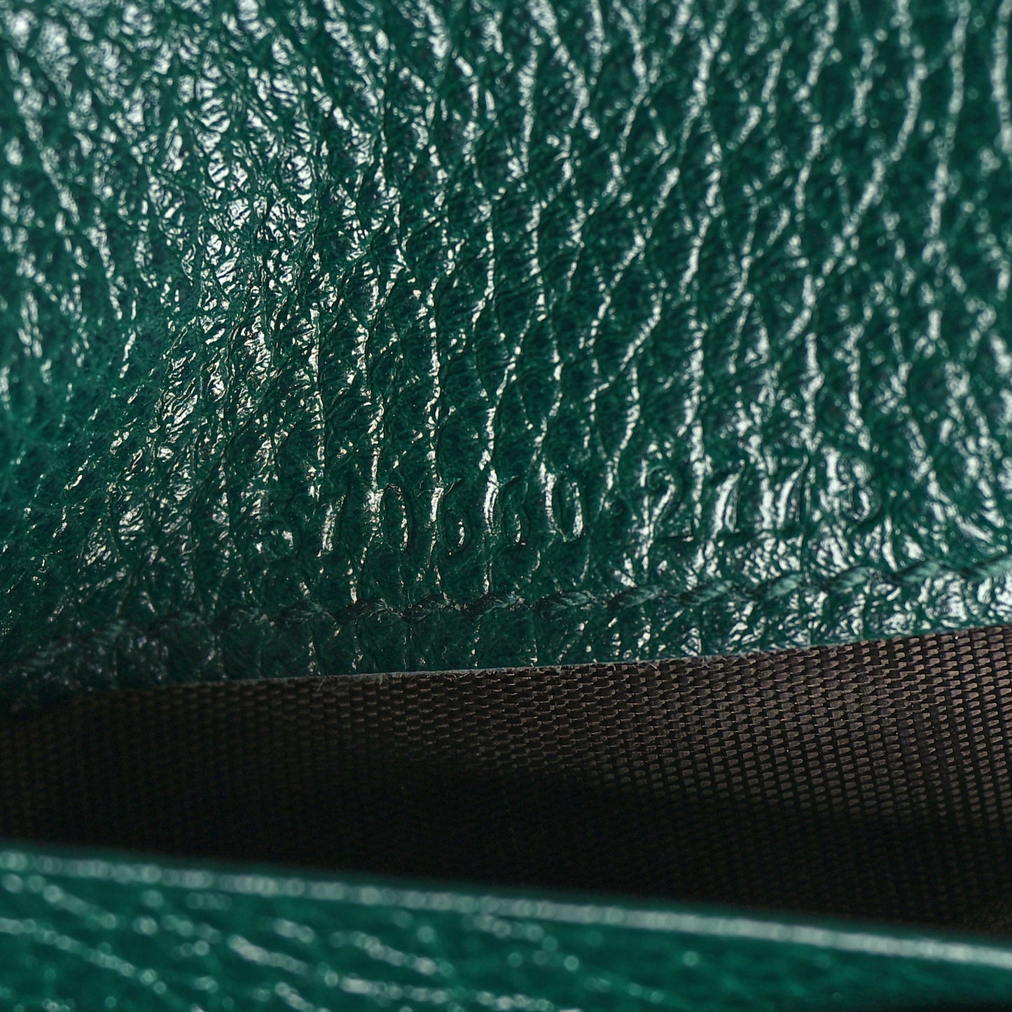 Grainy Calfskin Zumi Chain Card Case Wallet Vintage Green