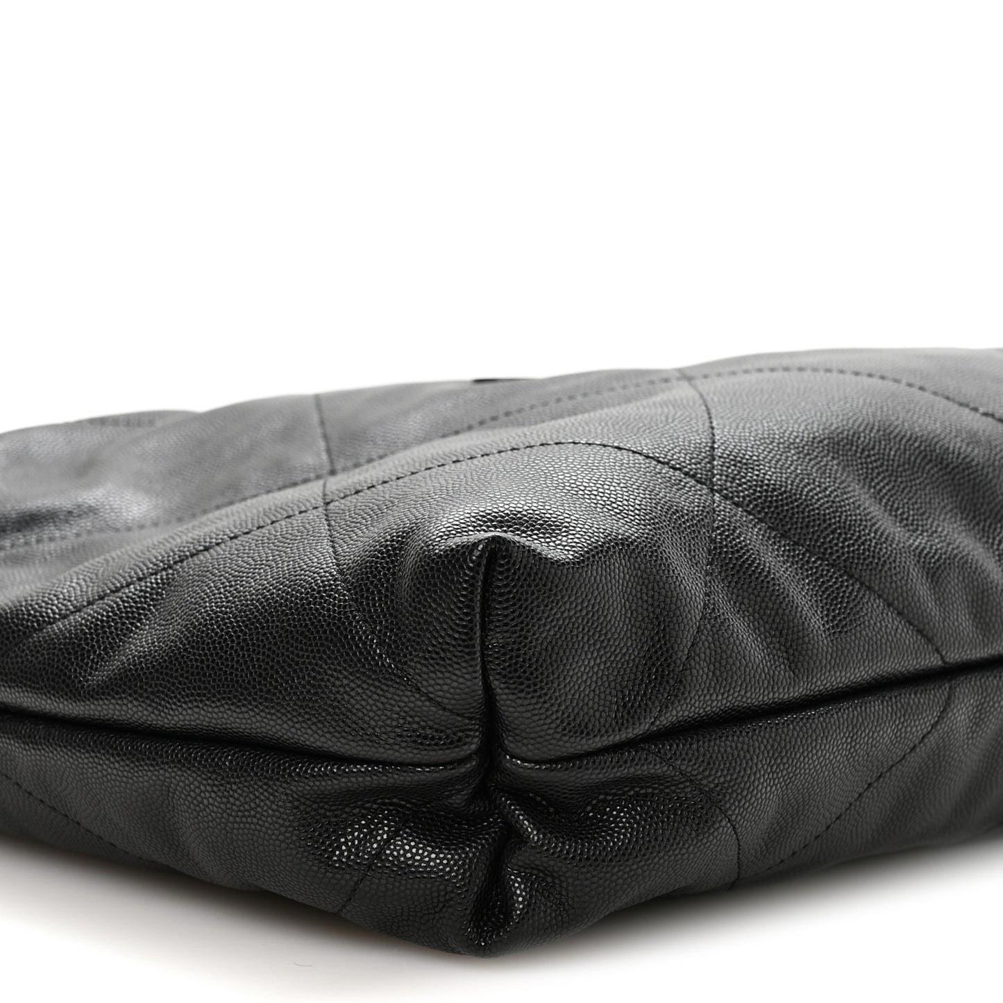 Shiny Caviar Quilted Monochrome Chanel 22 Black