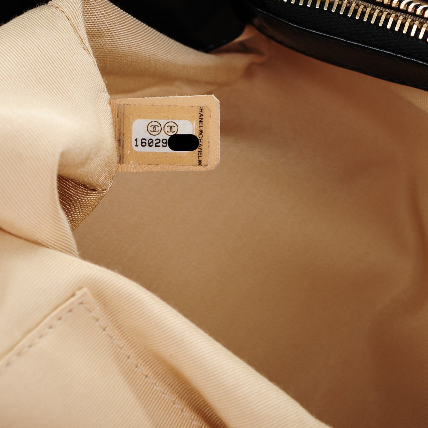 Calfskin Quilted In The Mix Shopping Tote Beige Black