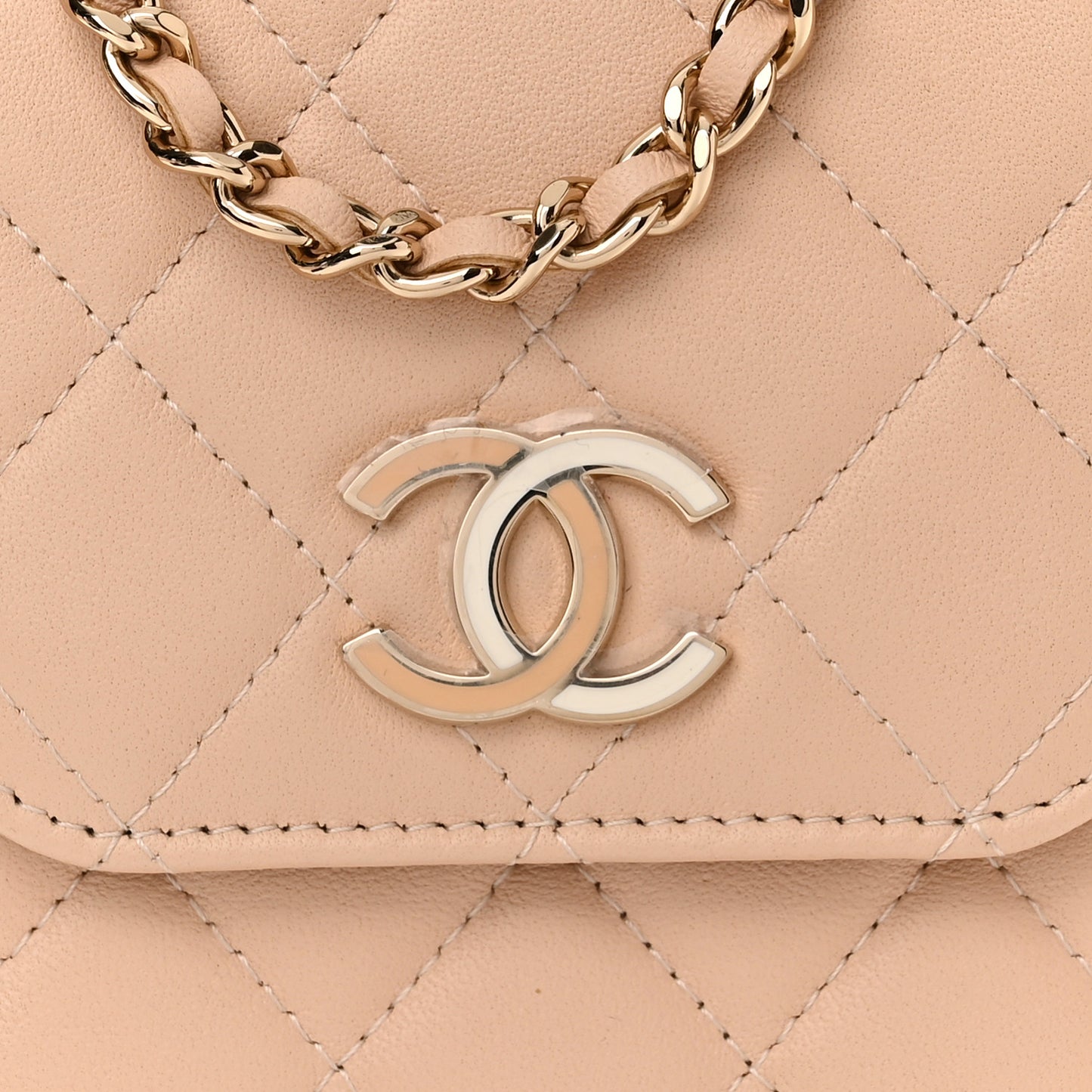 Lambskin Enamel Quilted Phone Holder With Chain Beige