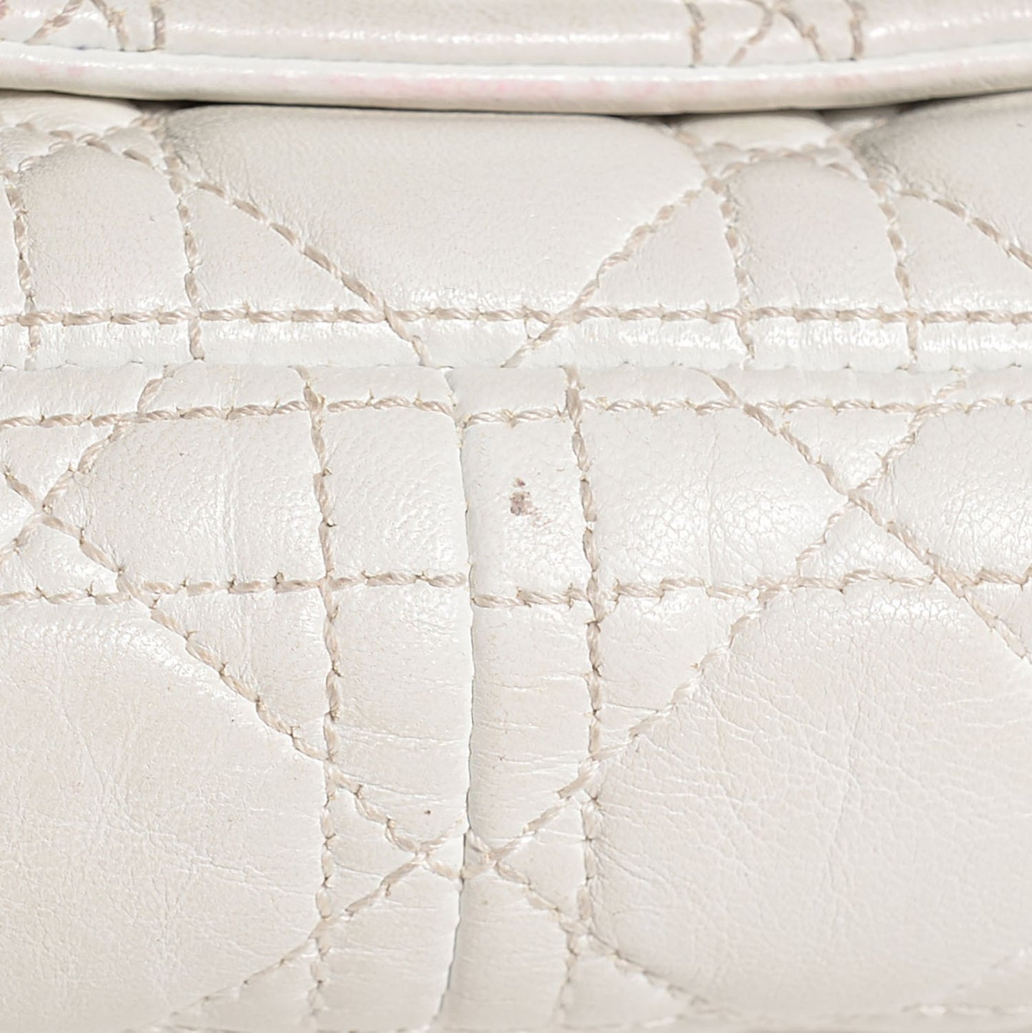 Lambskin Cannage Rendezvous Small Flap White