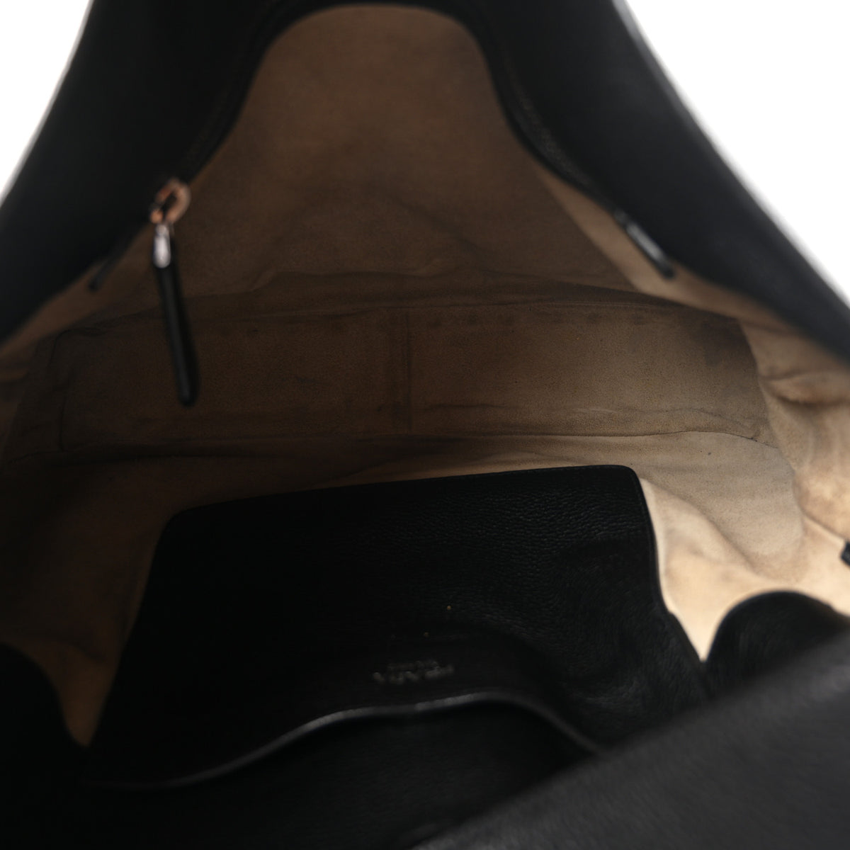 Vitello Daino Hobo Black