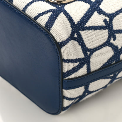 Valentino Garavani Toile Iconographe Nappa Mini Vlogo Signature Bucket Bag White Worker 8 of 8