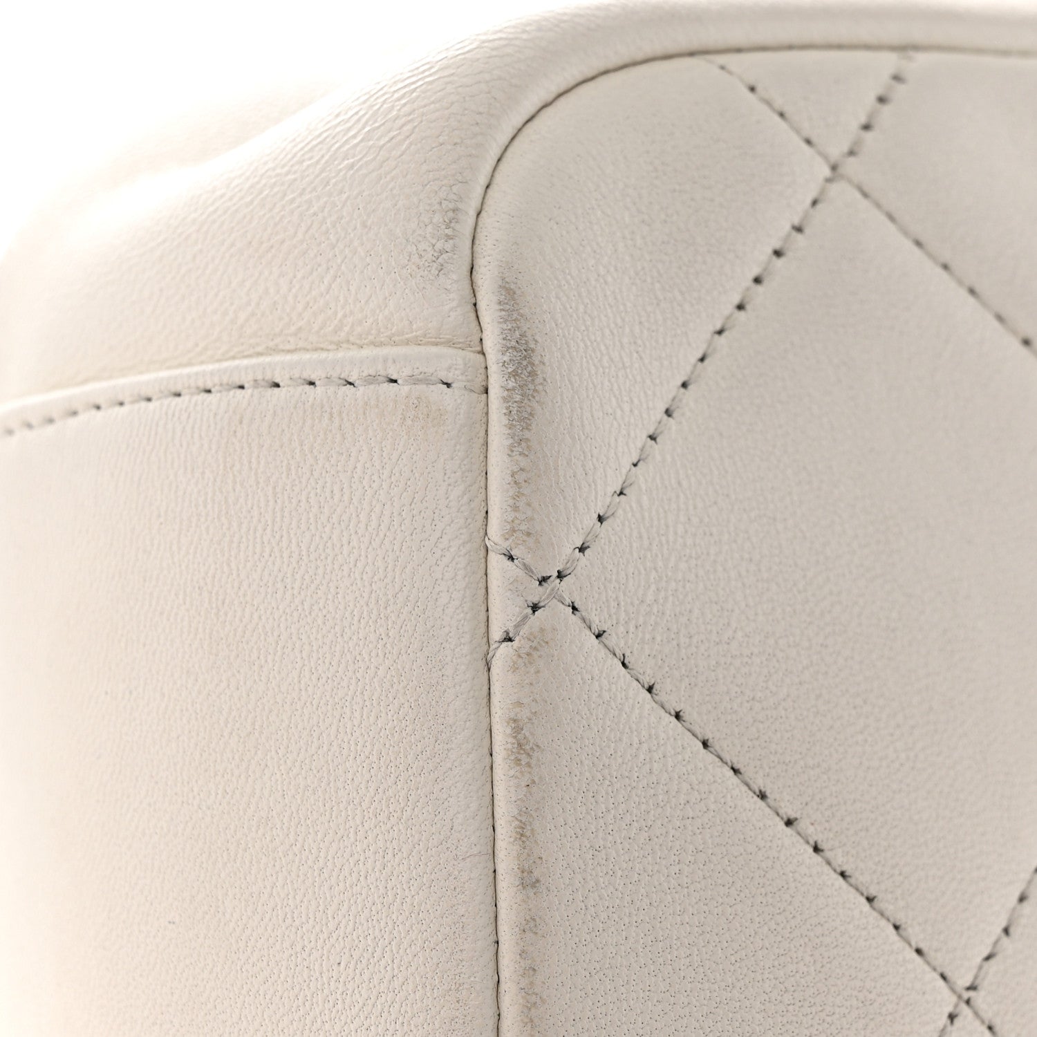 Chanel Lambskin A Real Catch Flap Bag White 29 of 32