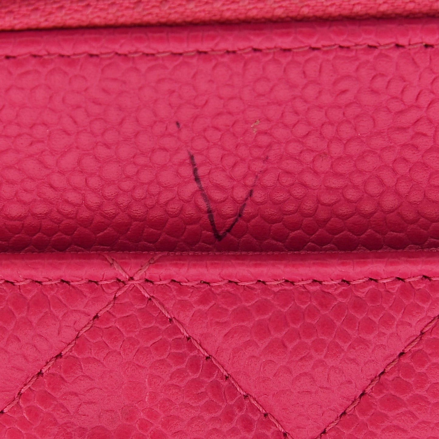 Caviar Quilted Wallet On Chain WOC Fuchsia