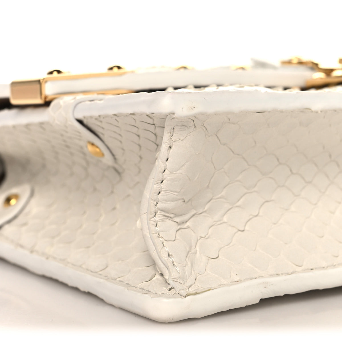 Snakeskin Monogram Embossed Trunk Chain Wallet Blanc