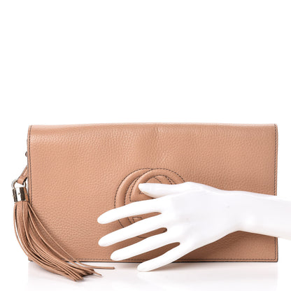 Gucci Pebbled Calfskin Medium Soho Clutch Camelia 2 of 10