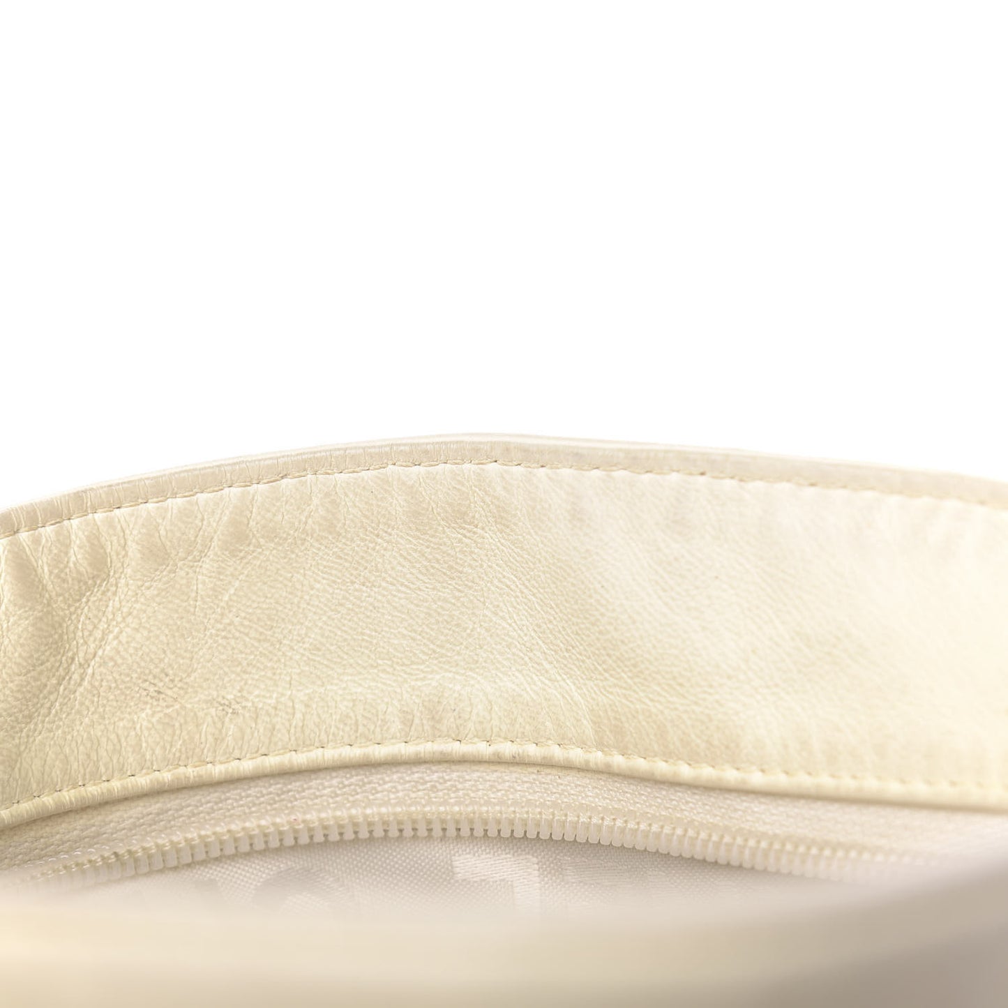 Lambskin Medium Ultimate Soft Tote Ivory