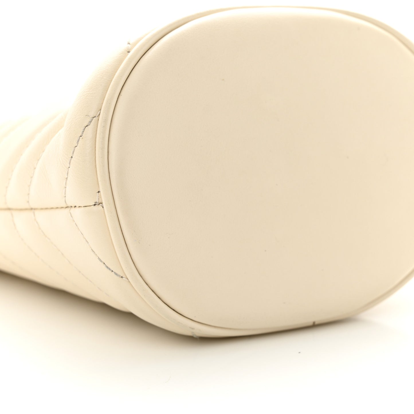 Calfskin Matelasse Mini GG Marmont 2.0 Bucket Bag White