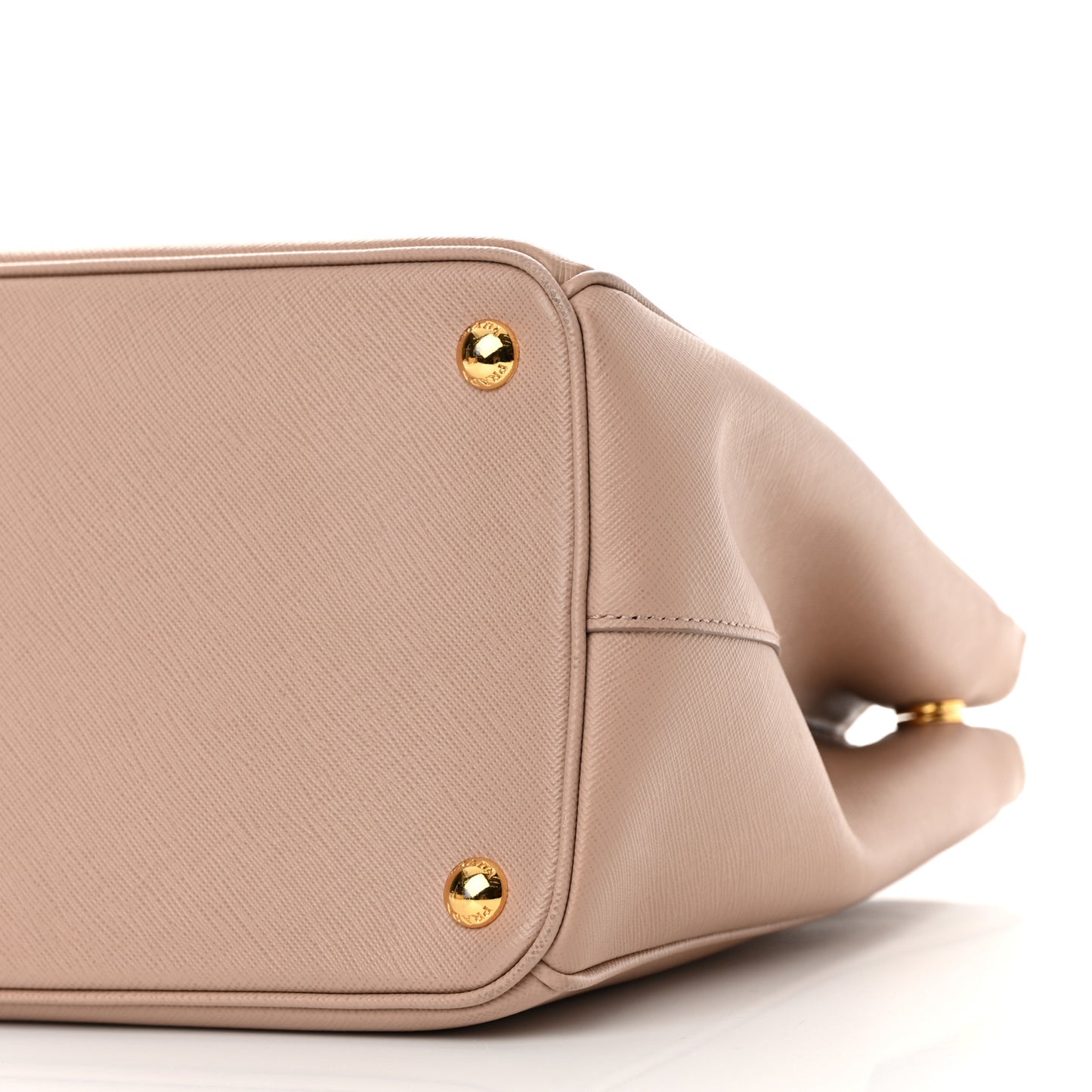 Saffiano Medium Galleria Double Zip Tote Cammeo